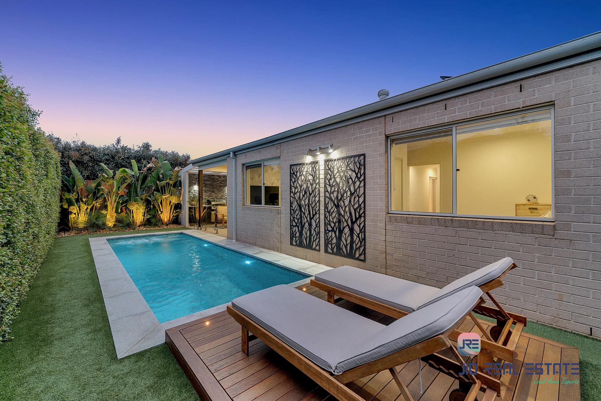 10 Wiltshire Boulevard, Thornhill Park VIC