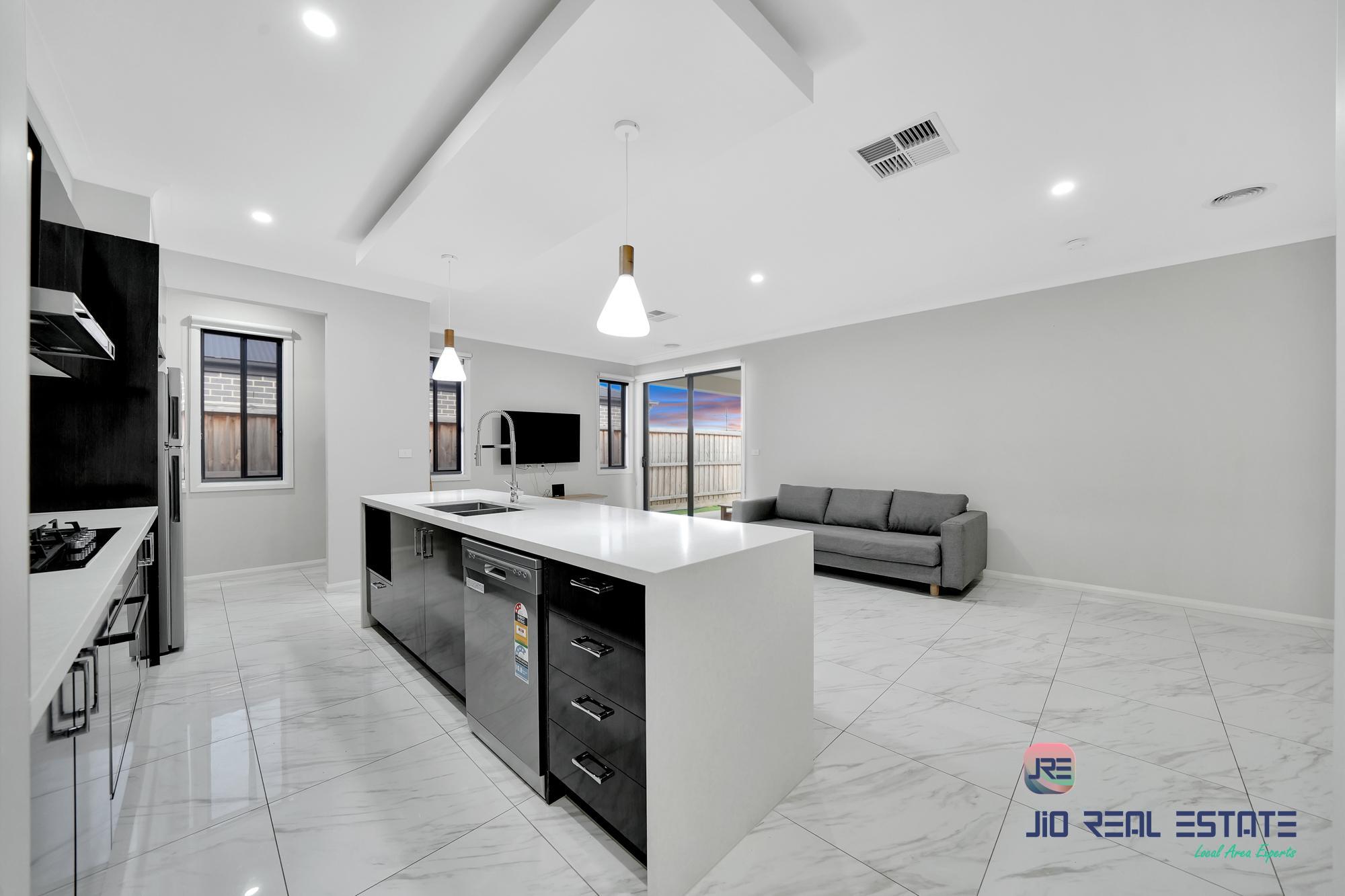 35 Murray Road, Thornhill Park VIC