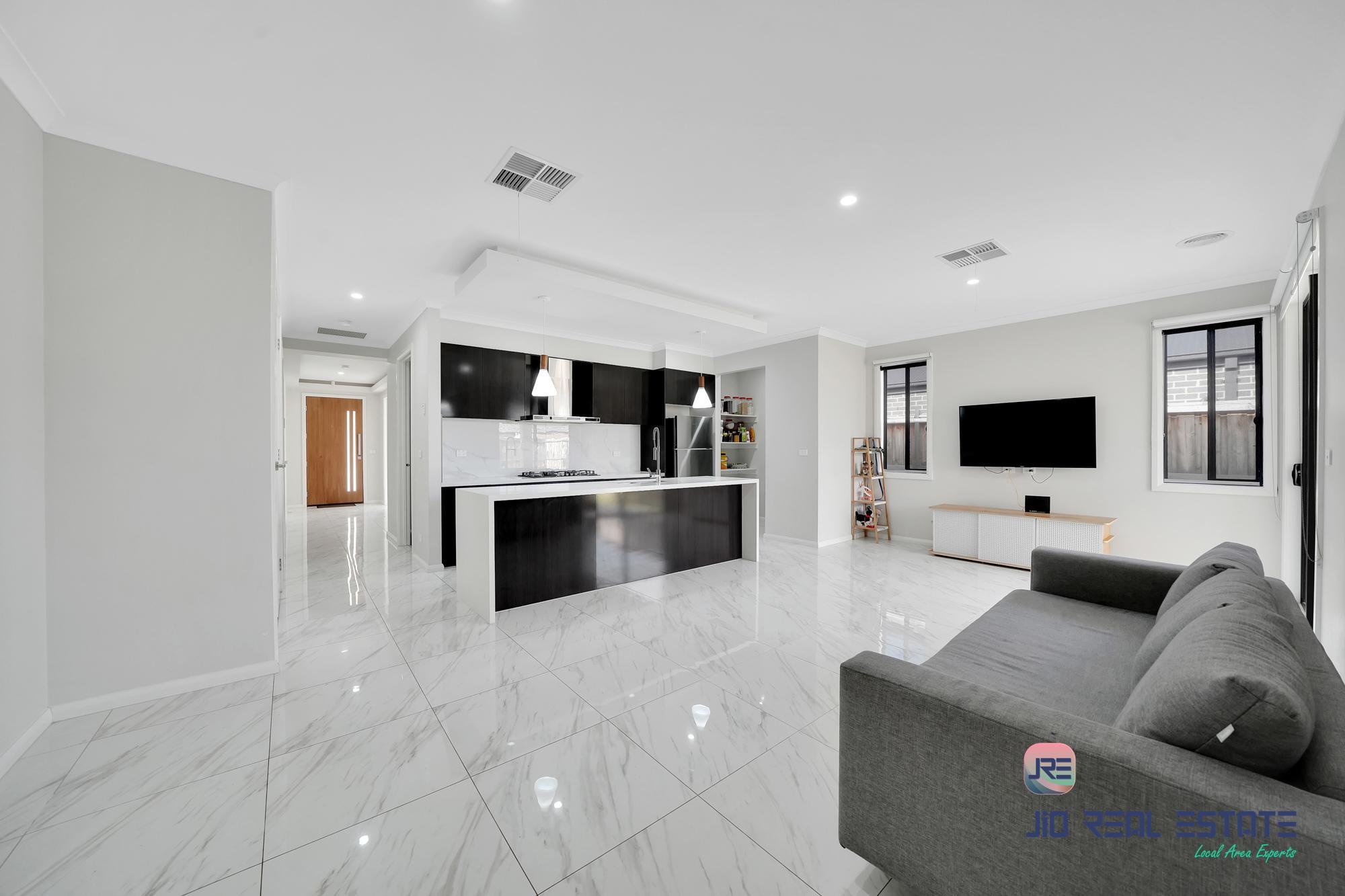 35 Murray Road, Thornhill Park VIC