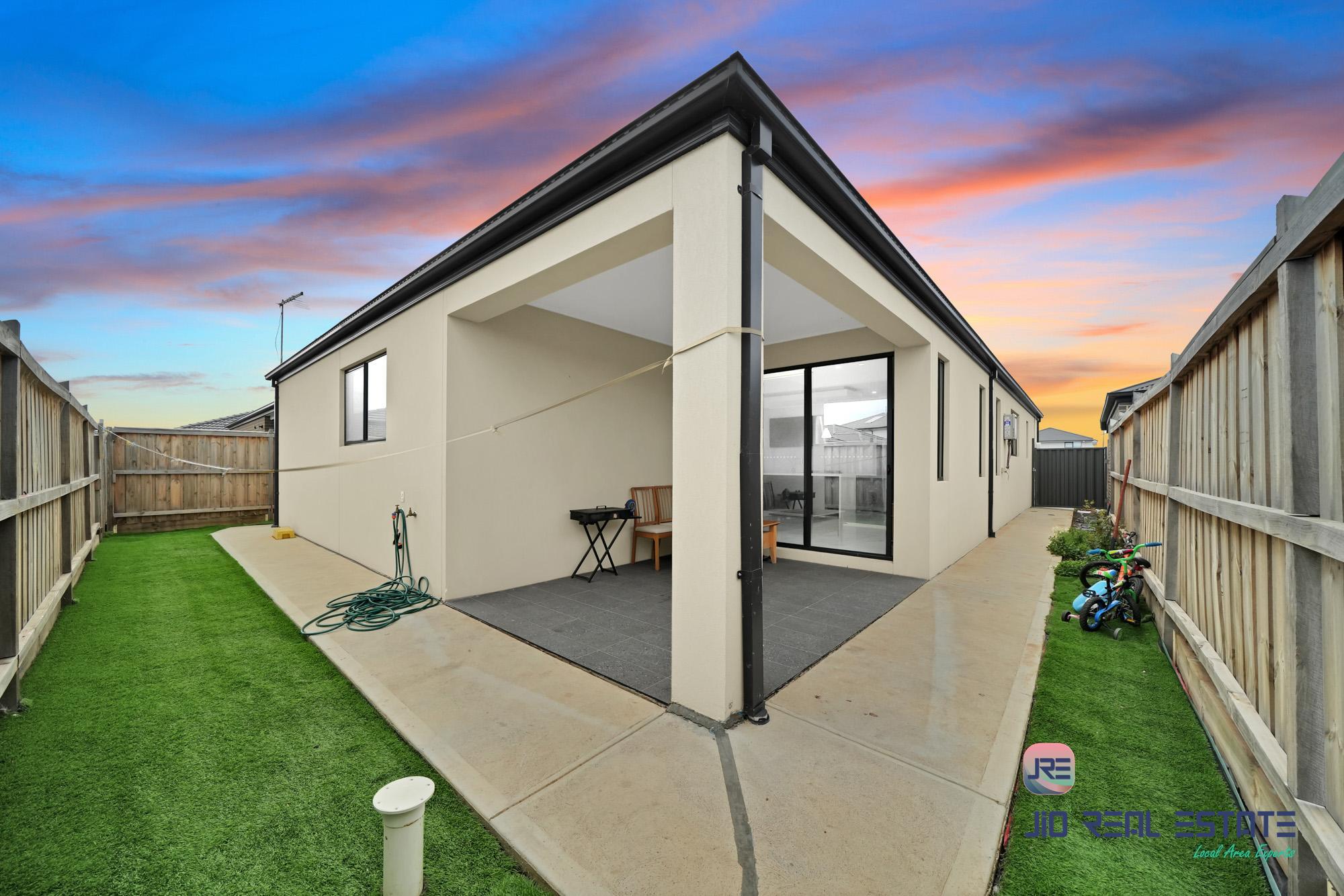 35 Murray Road, Thornhill Park VIC