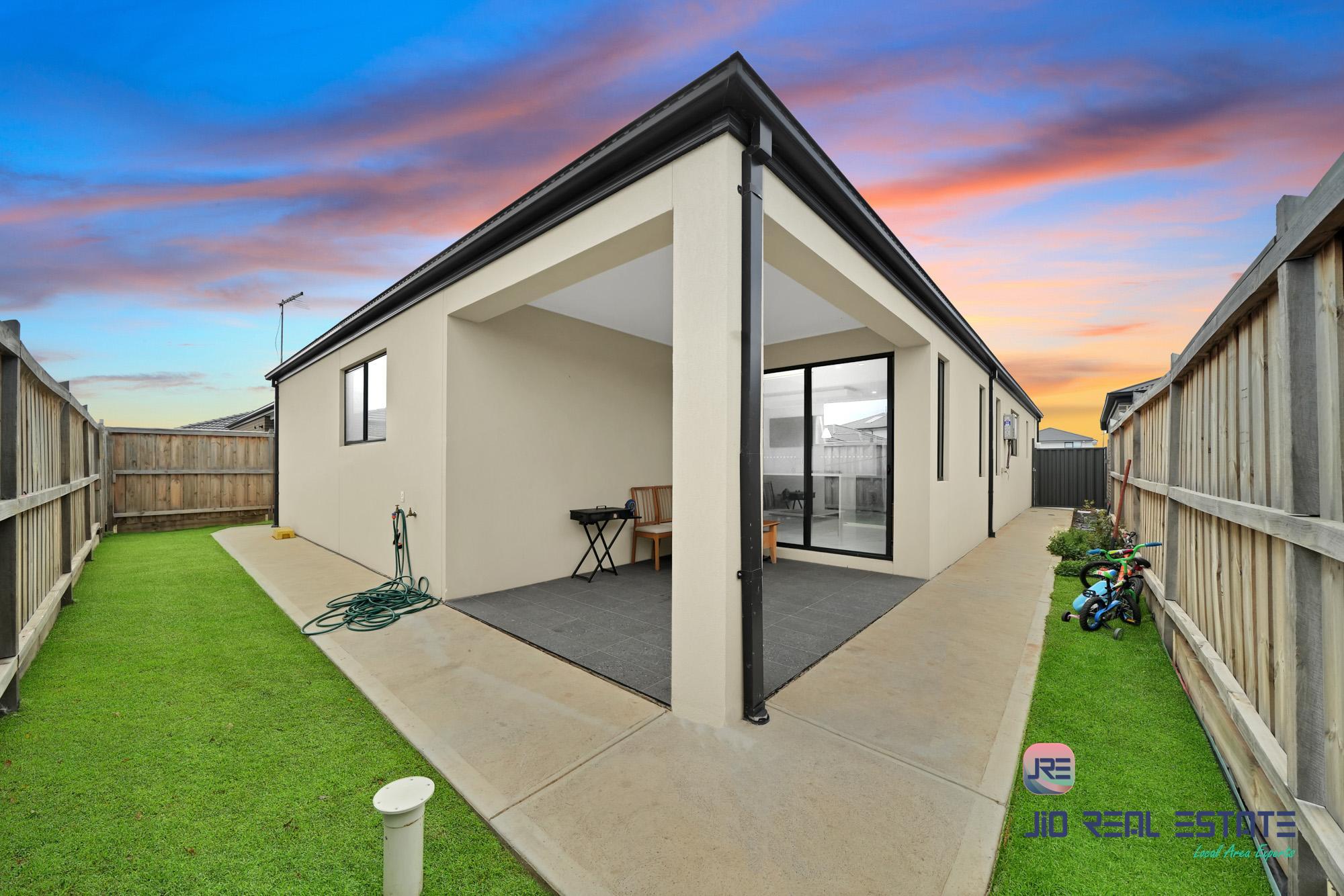 35 Murray Road, Thornhill Park VIC