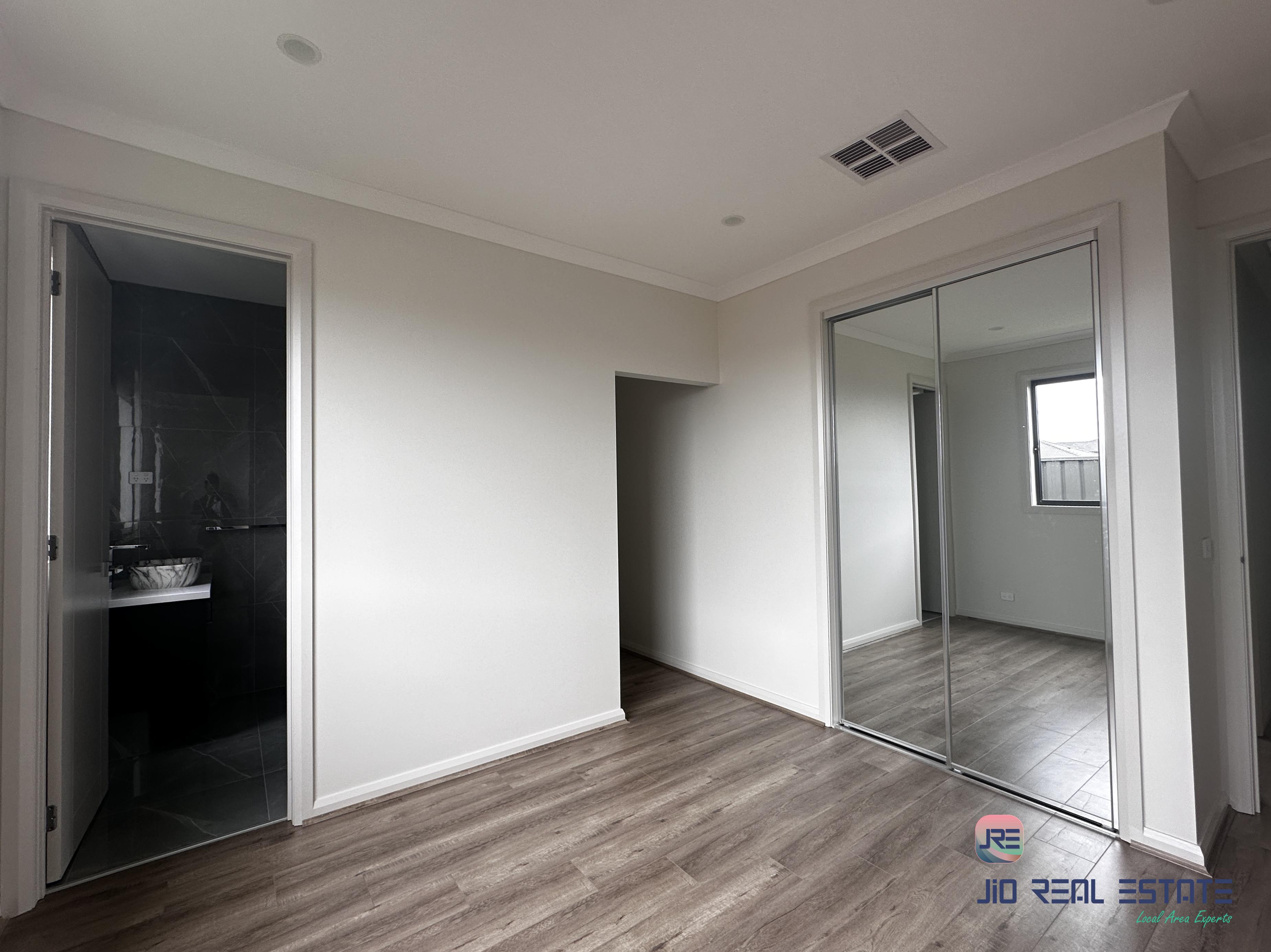 20 Ravenscraig Drive, Strathtulloh VIC