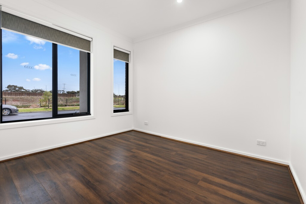 14 Camelon Avenue, Thornhill Park VIC