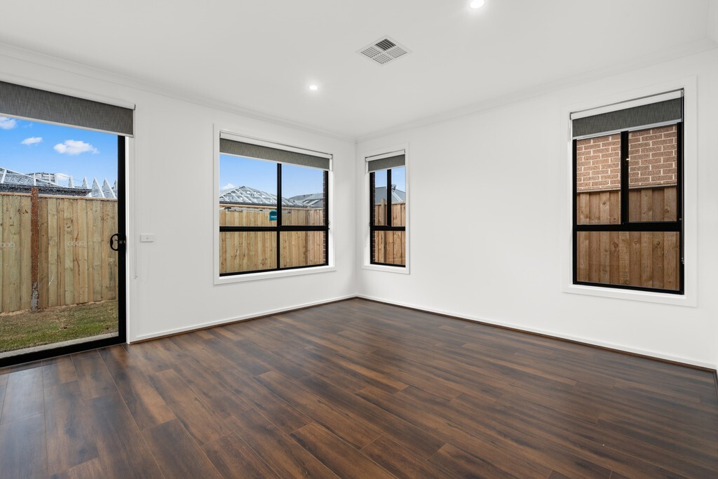 14 Camelon Avenue, Thornhill Park VIC