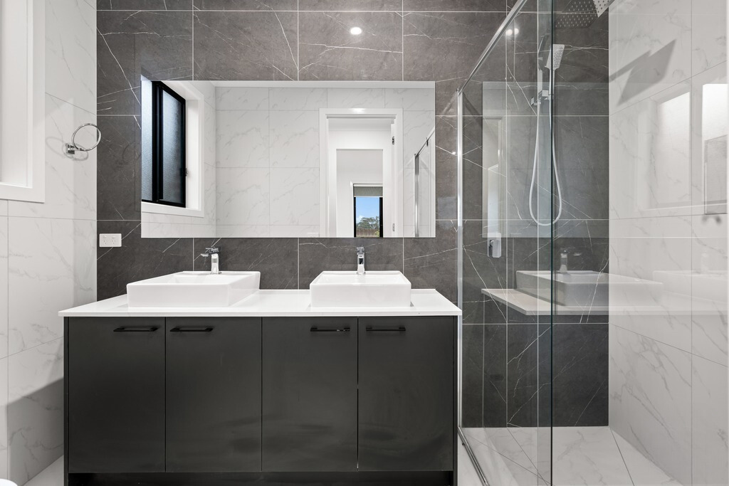 14 Camelon Avenue, Thornhill Park VIC