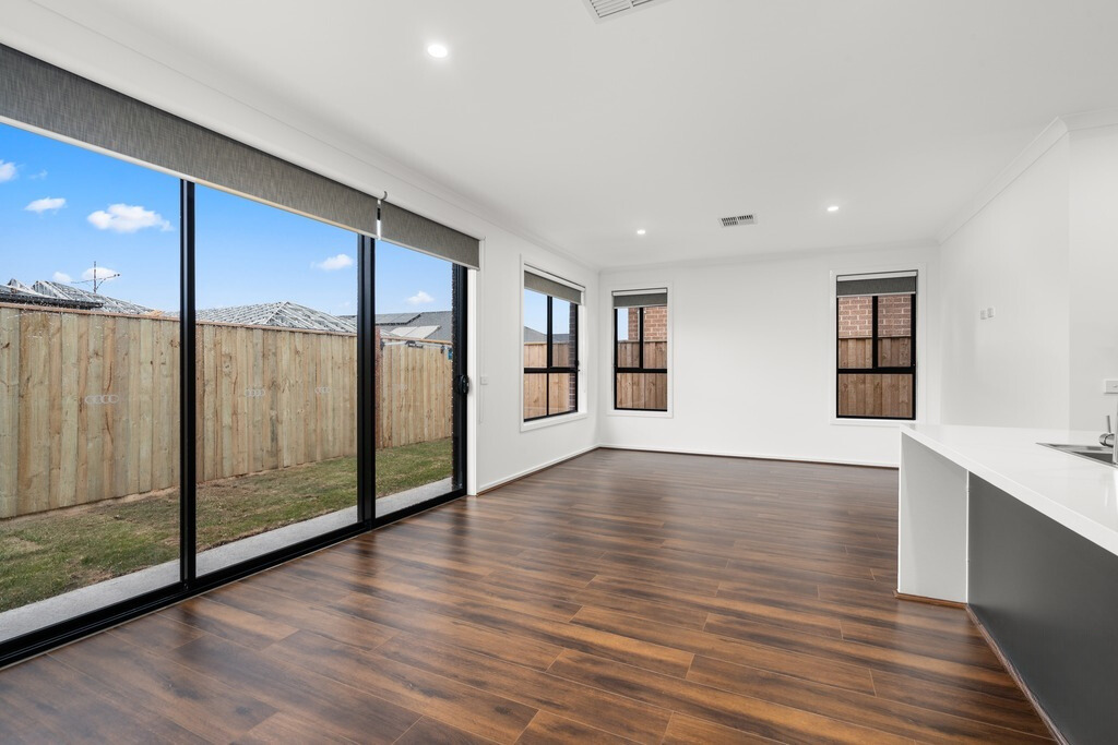 14 Camelon Avenue, Thornhill Park VIC