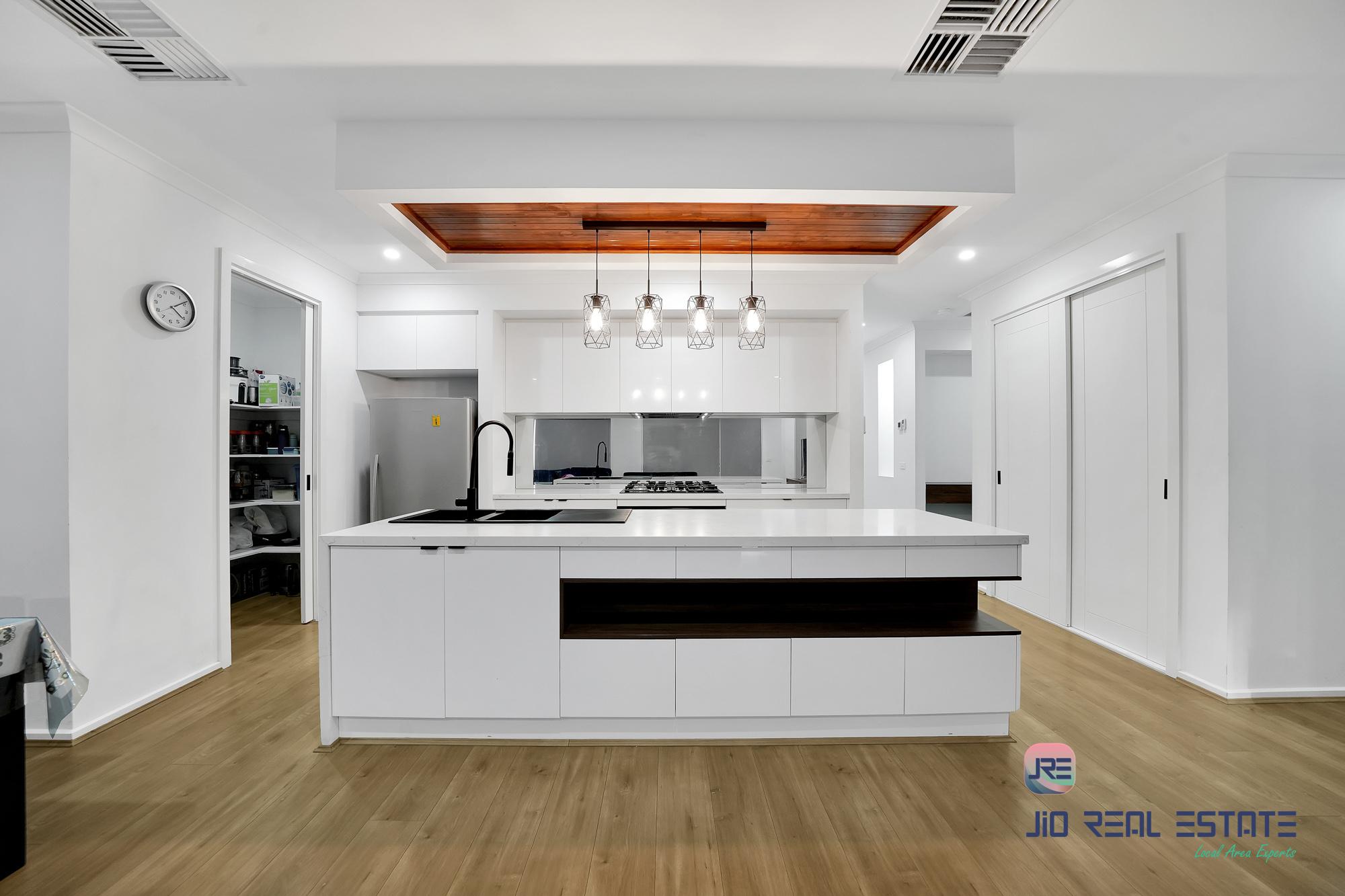 5 Amaya Way, Rockbank VIC