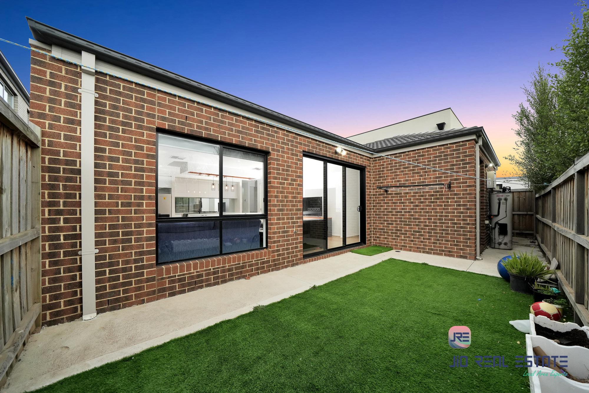 5 Amaya Way, Rockbank VIC