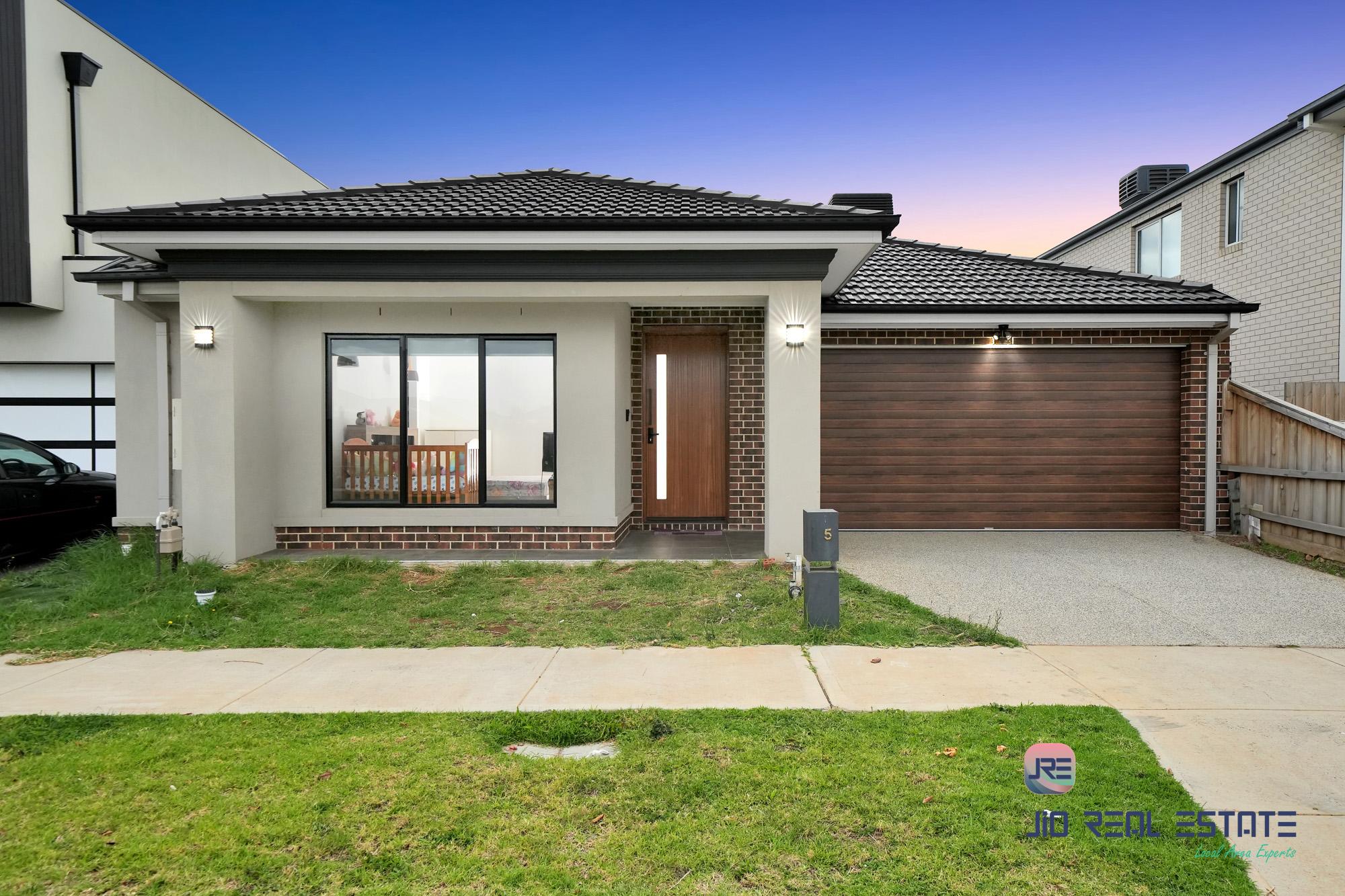 5 Amaya Way, Rockbank VIC