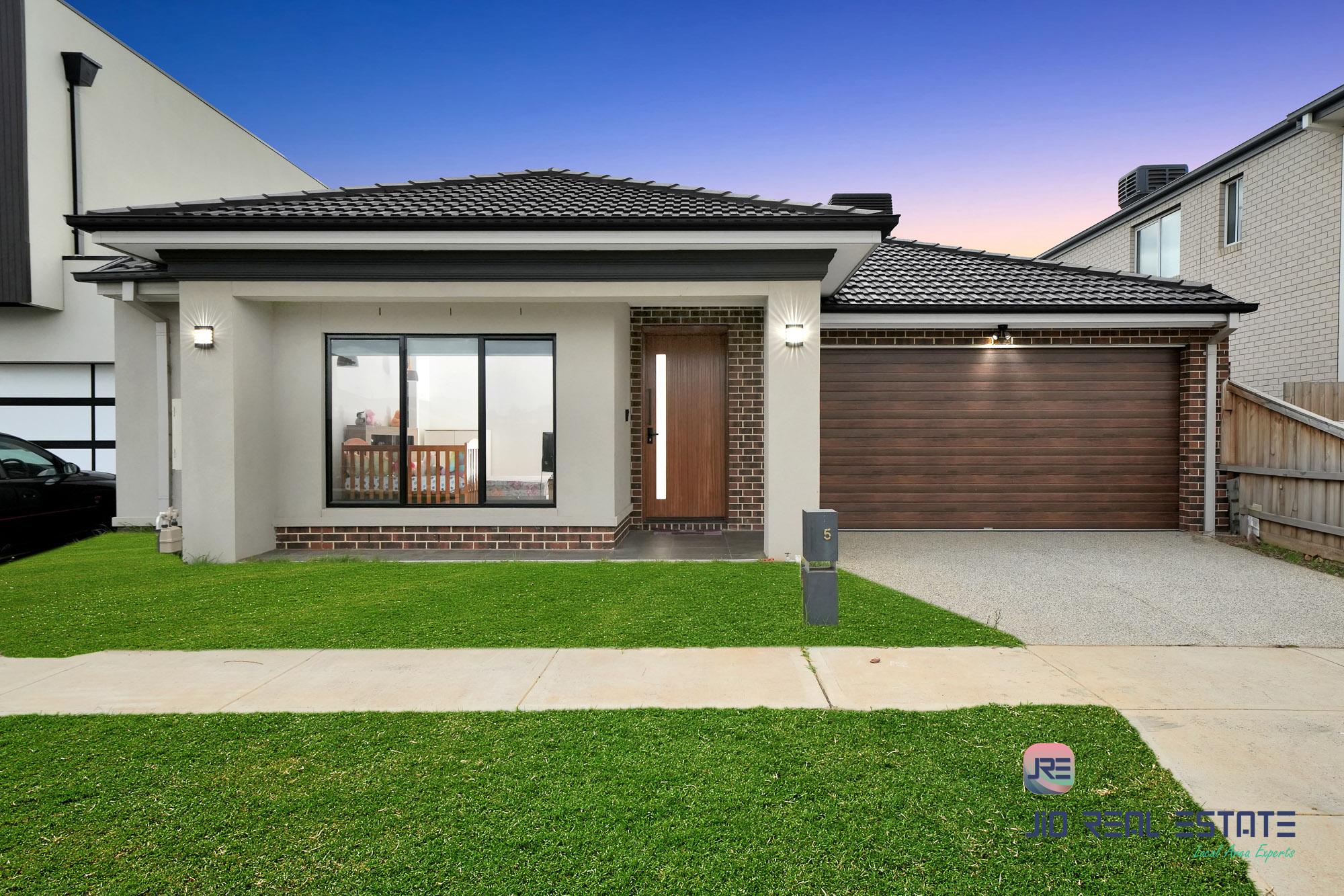 5 Amaya Way, Rockbank VIC
