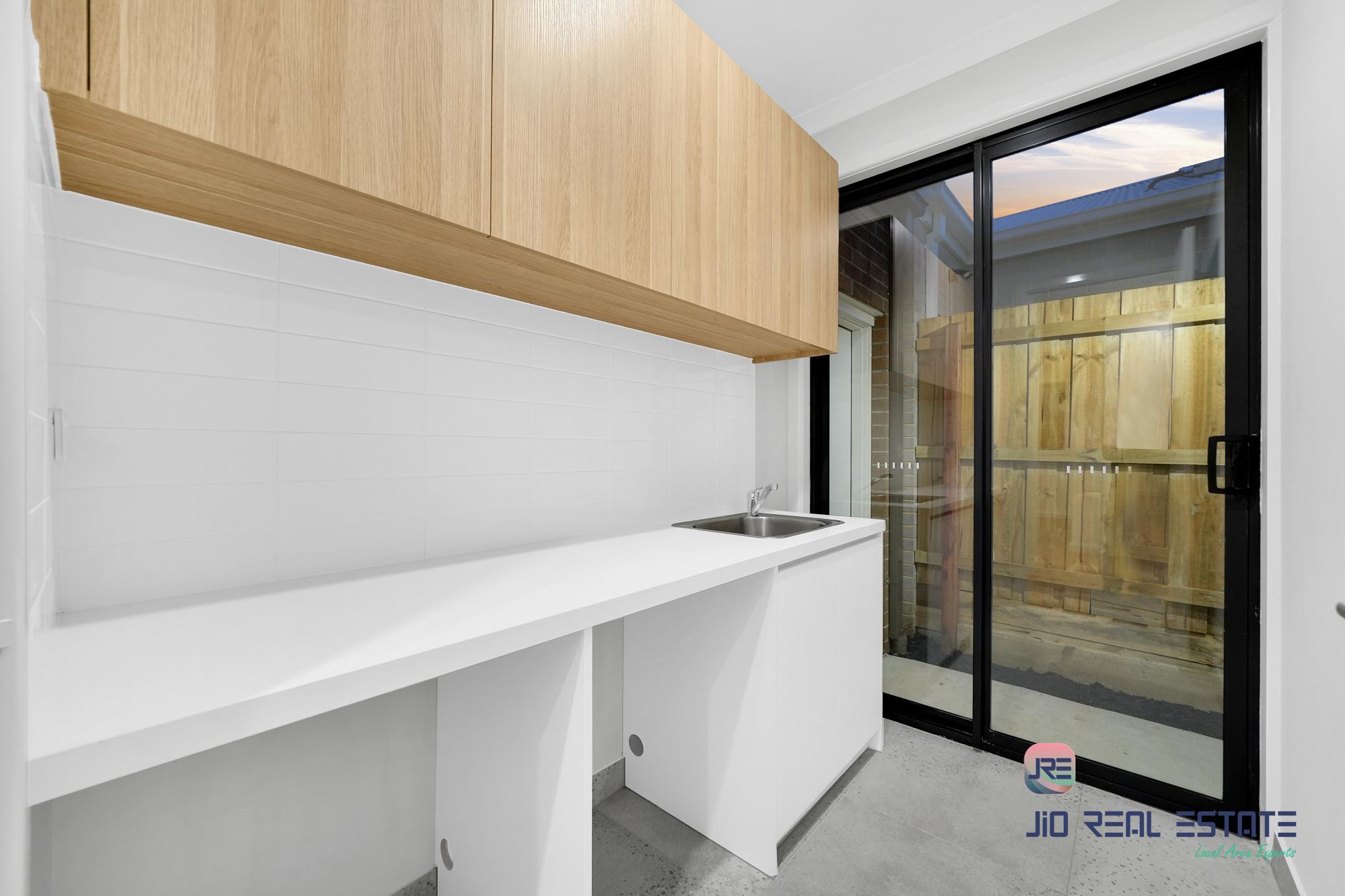 17 Marigold Drive, Fraser Rise VIC