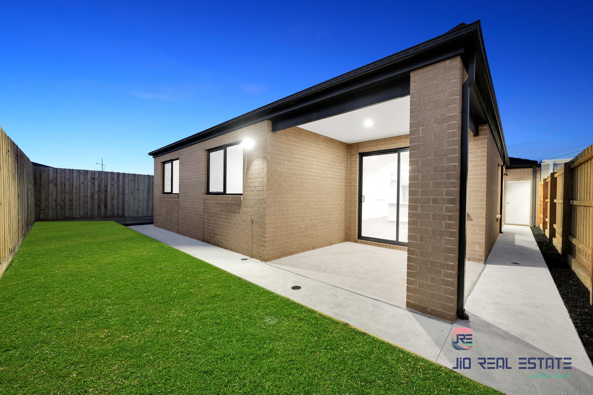 17 Marigold Drive, Fraser Rise VIC