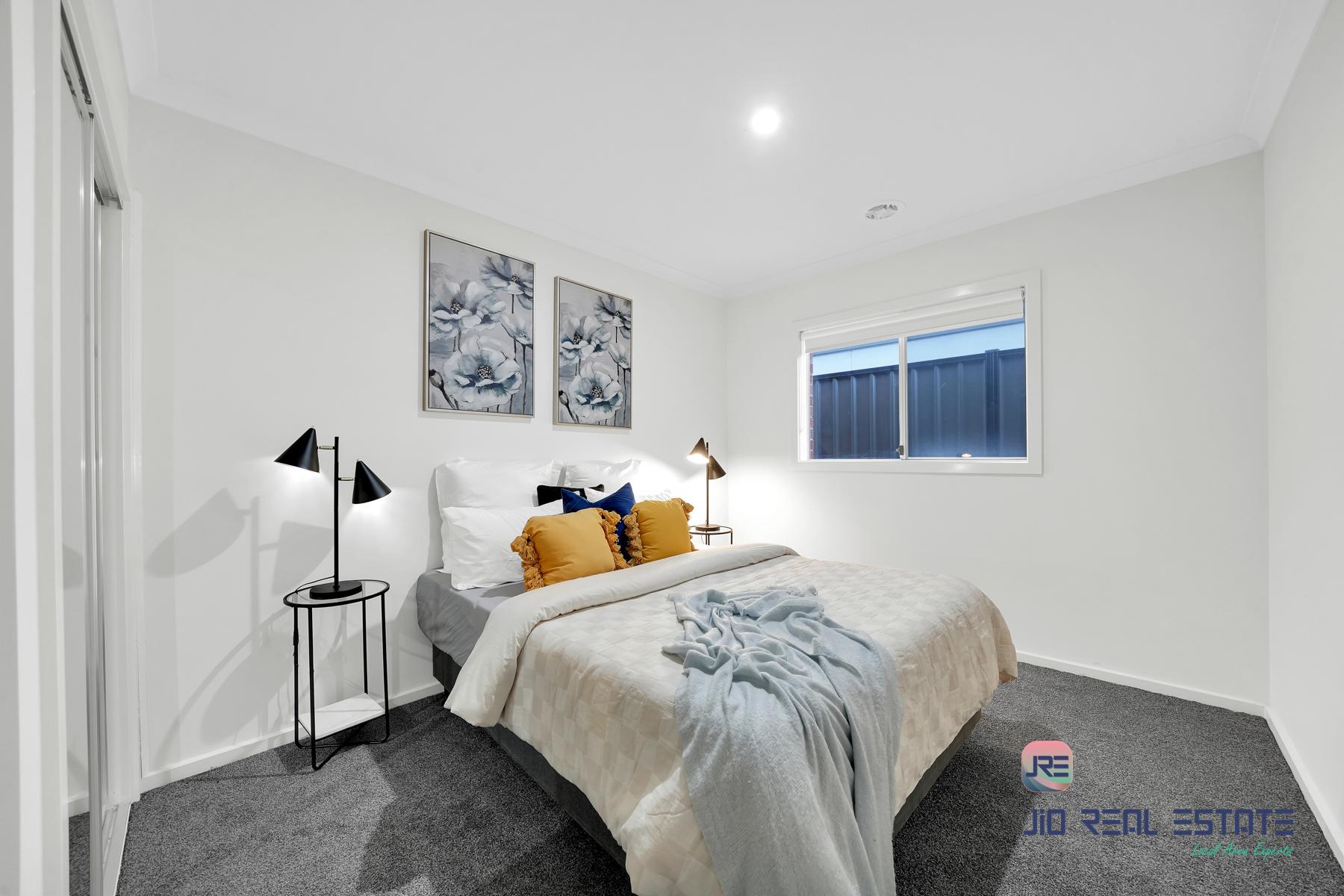12 Litoria Drive, Truganina VIC
