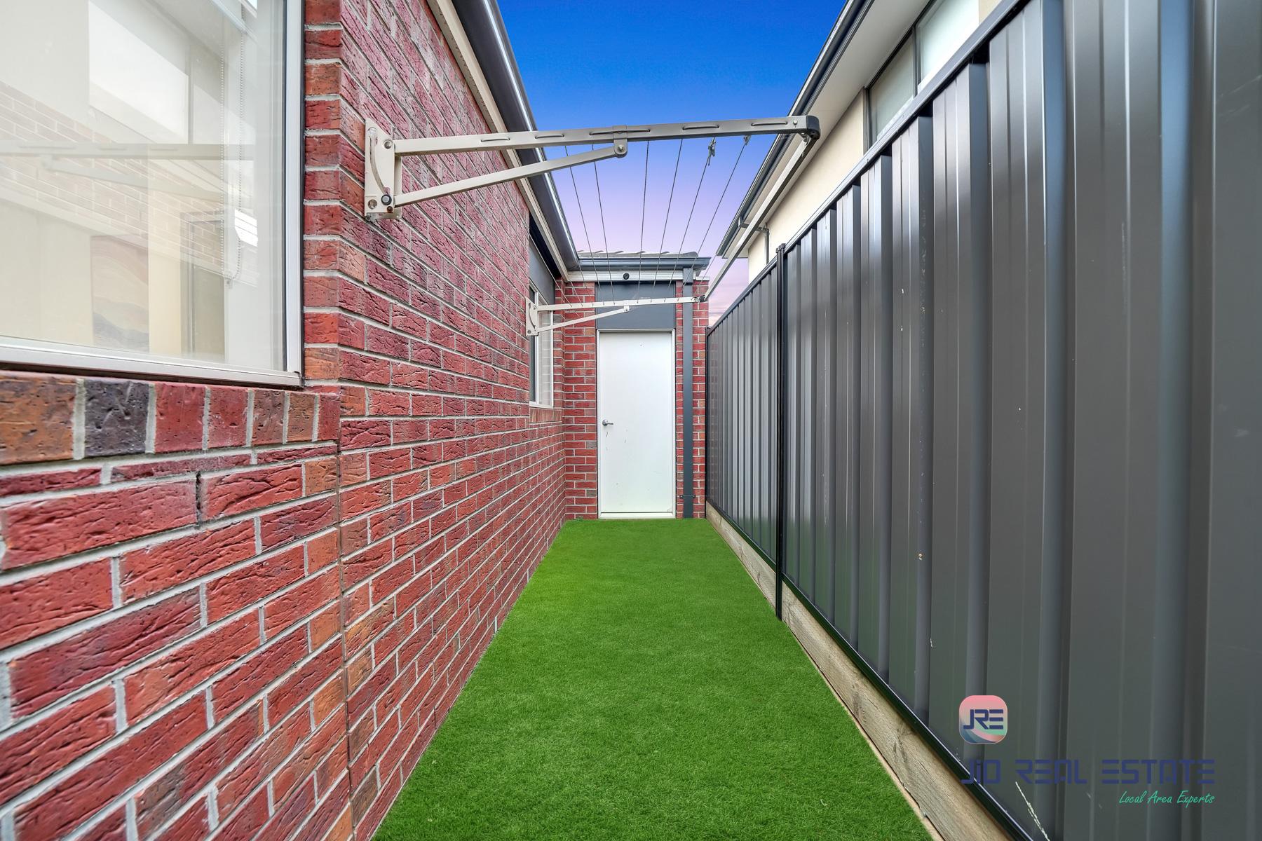 12 Litoria Drive, Truganina VIC