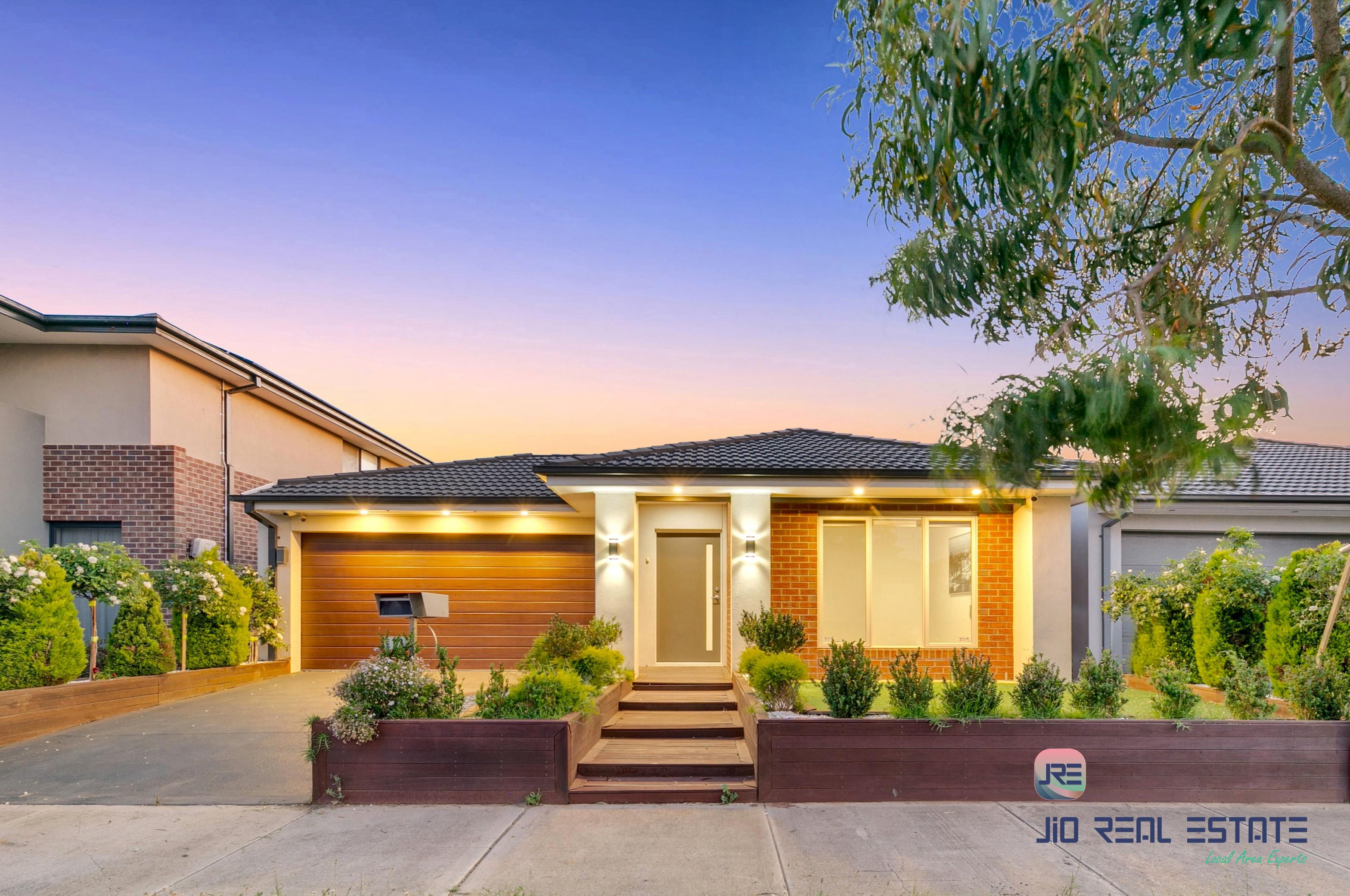 12 Litoria Drive, Truganina VIC