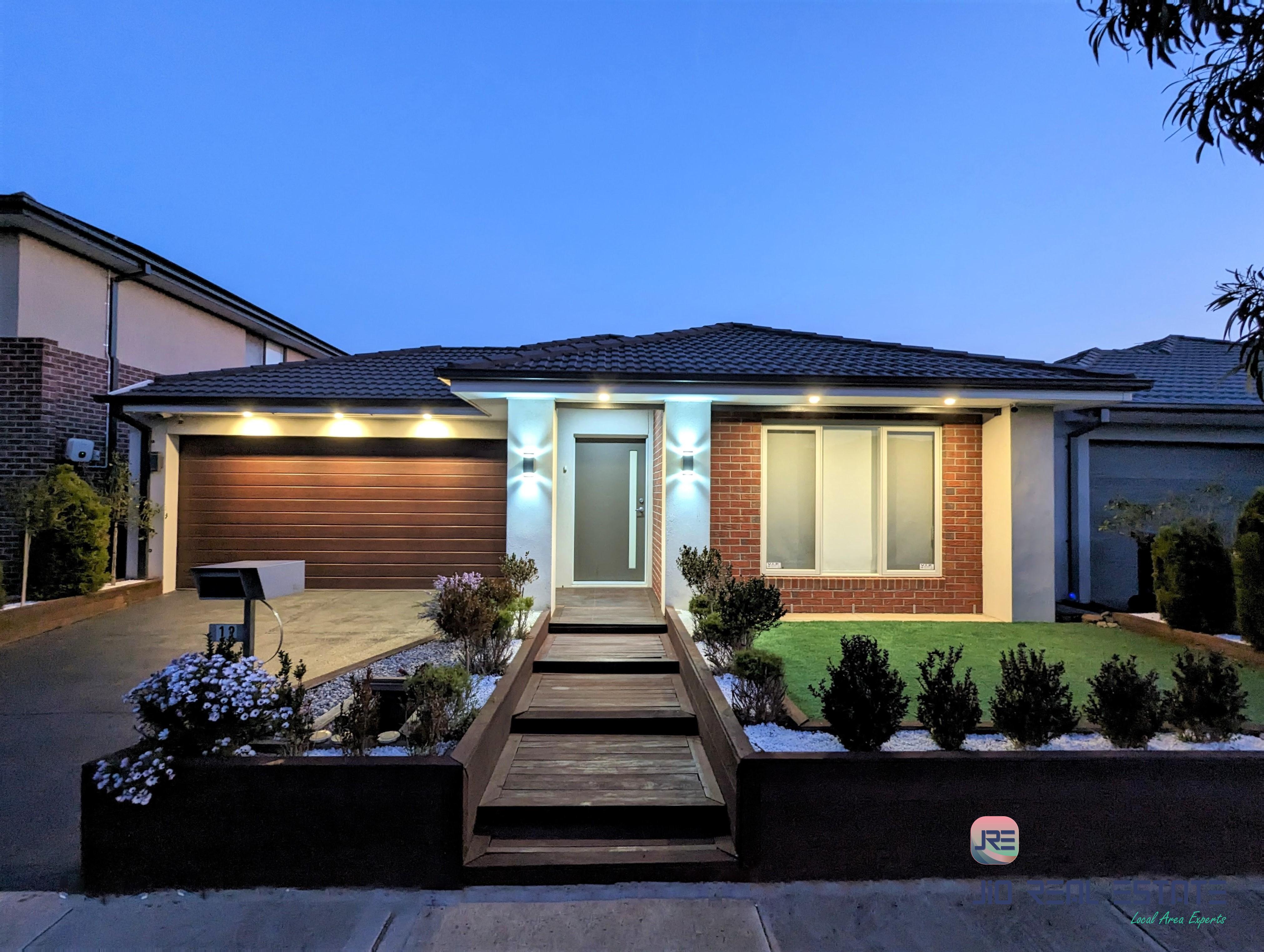 12 Litoria Drive, Truganina VIC