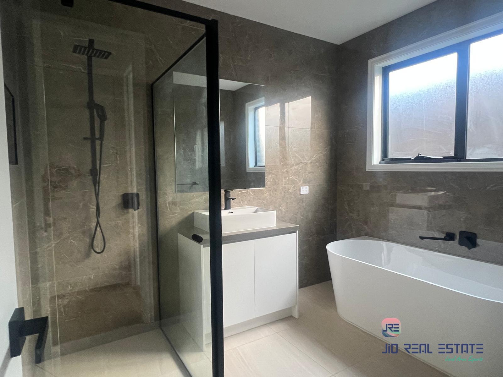 18 Fergus Street, Thornhill Park VIC