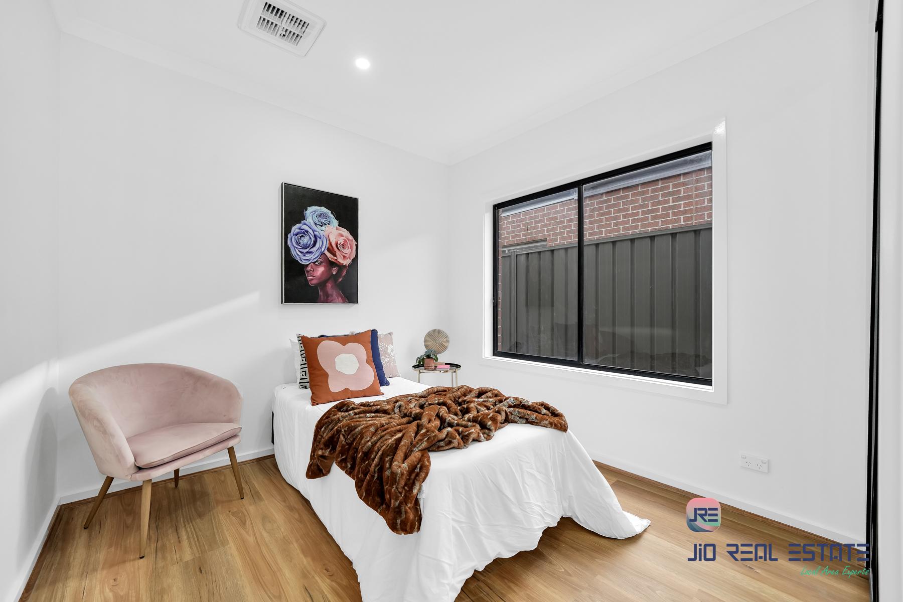 37 Greenpoint Drive, Rockbank VIC