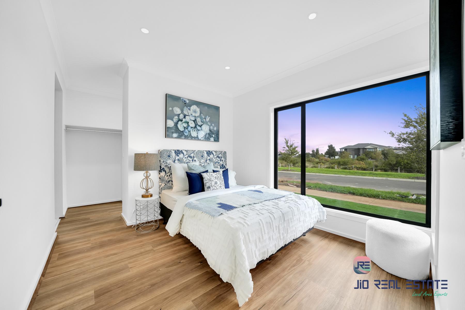 37 Greenpoint Drive, Rockbank VIC