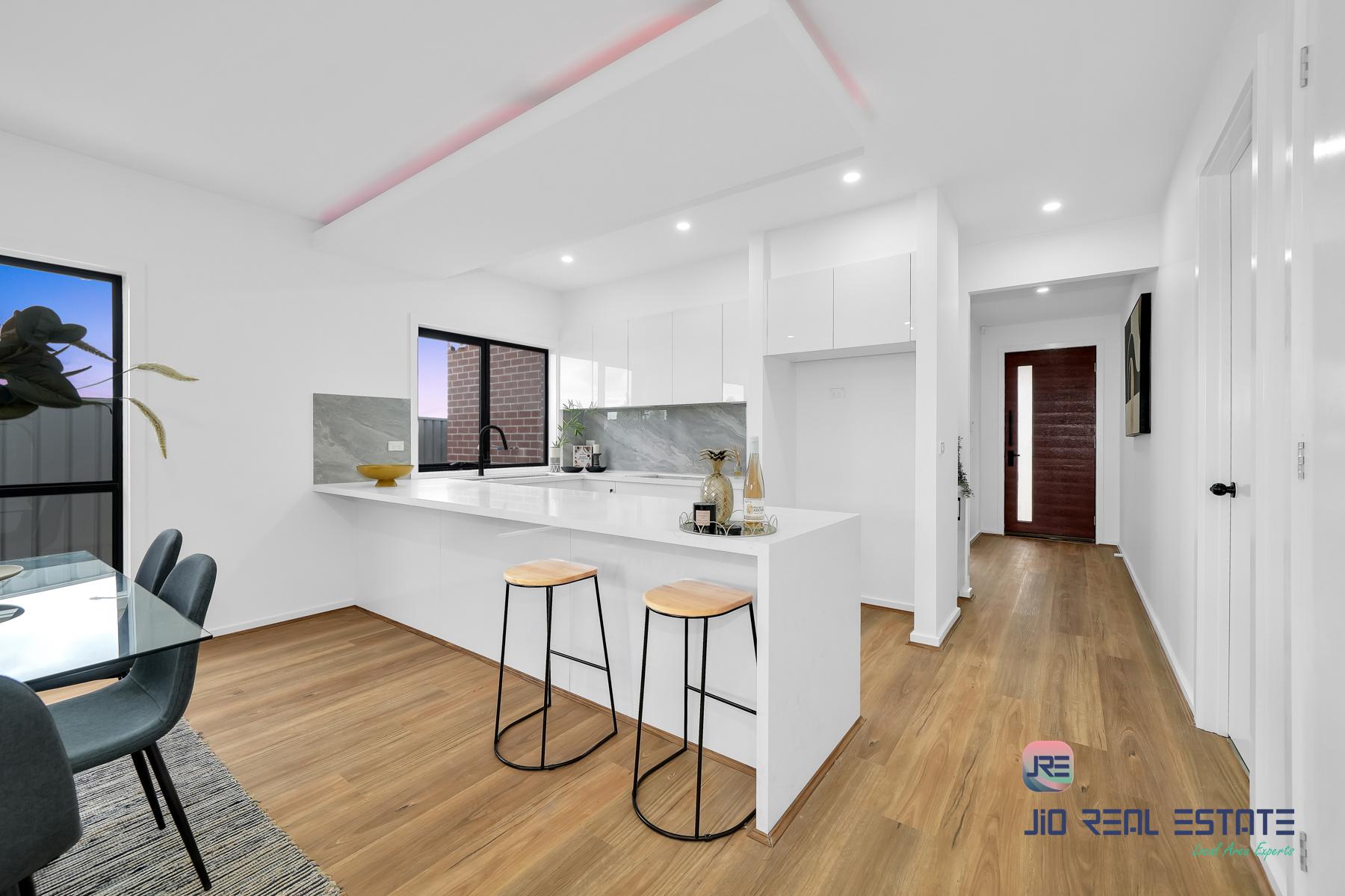 37 Greenpoint Drive, Rockbank VIC