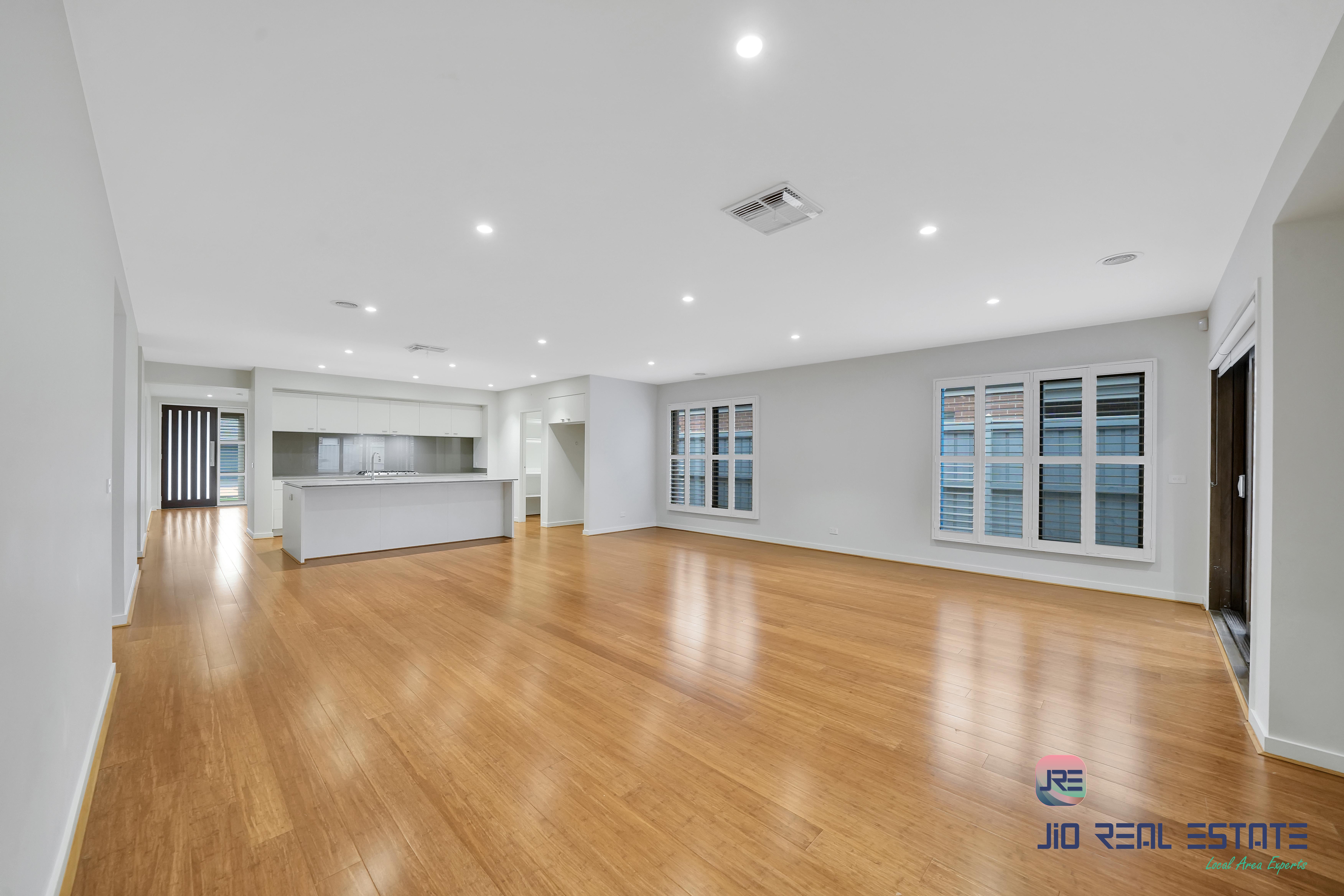 9 Bow Place, Thornhill Park VIC