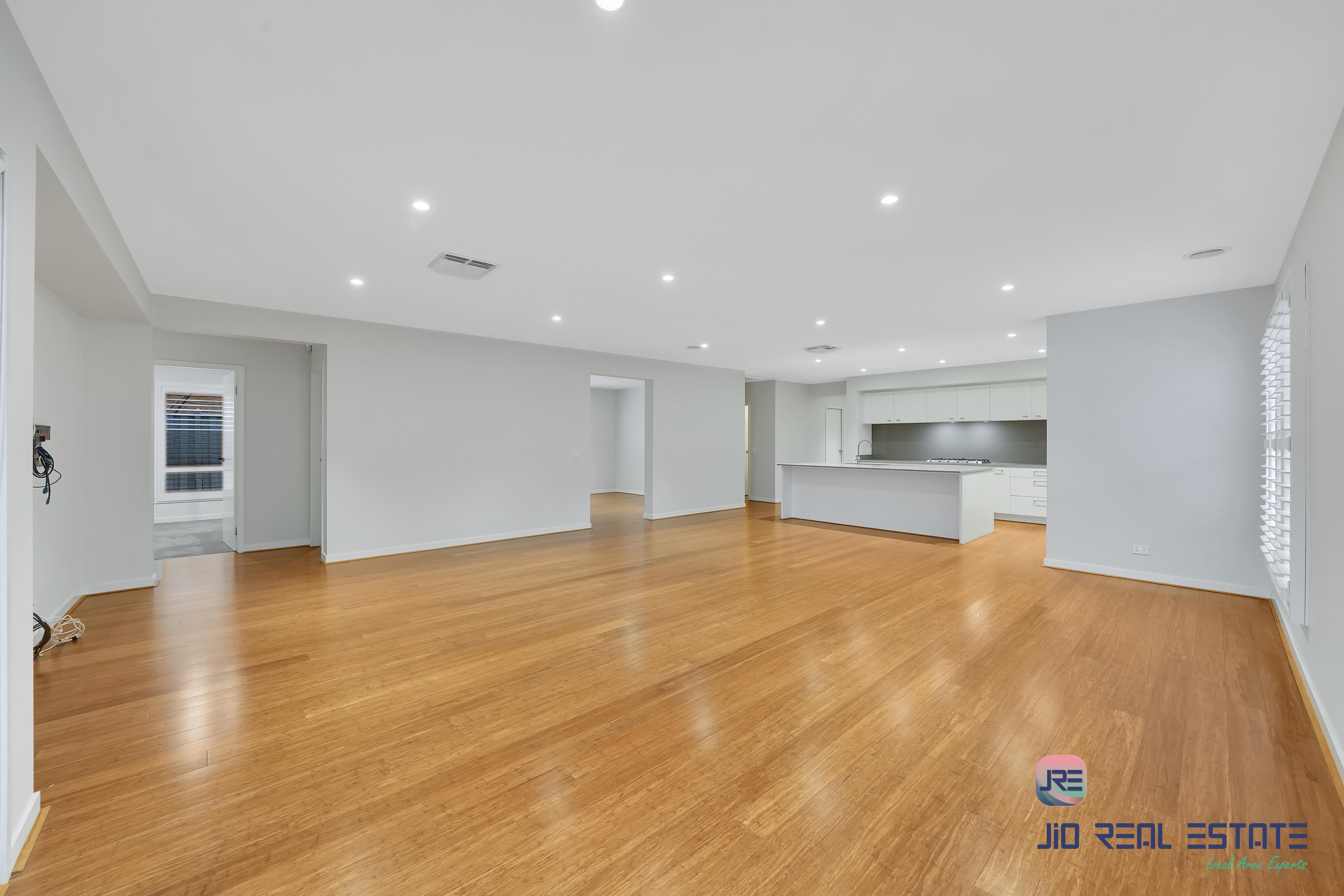 9 Bow Place, Thornhill Park VIC