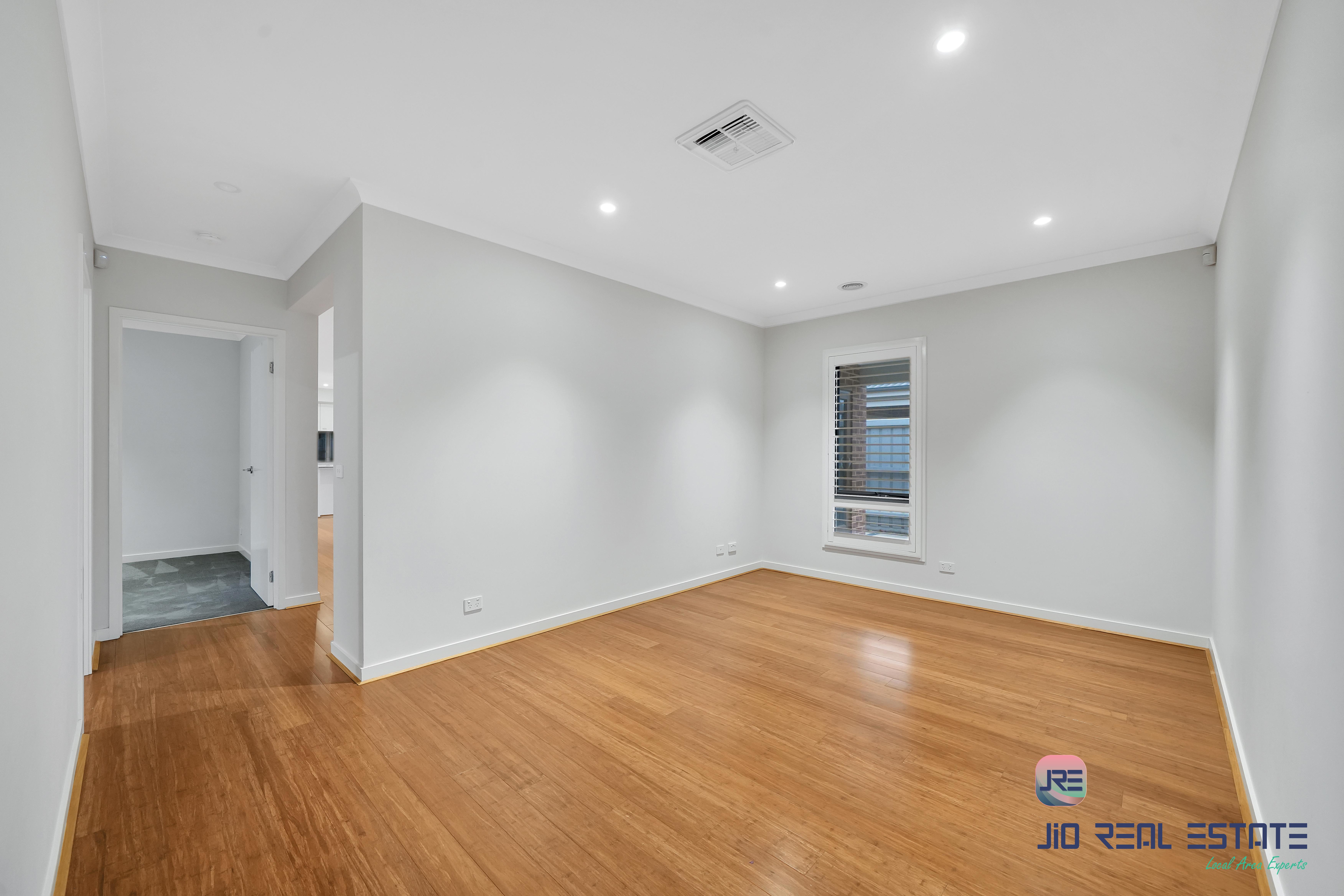 9 Bow Place, Thornhill Park VIC