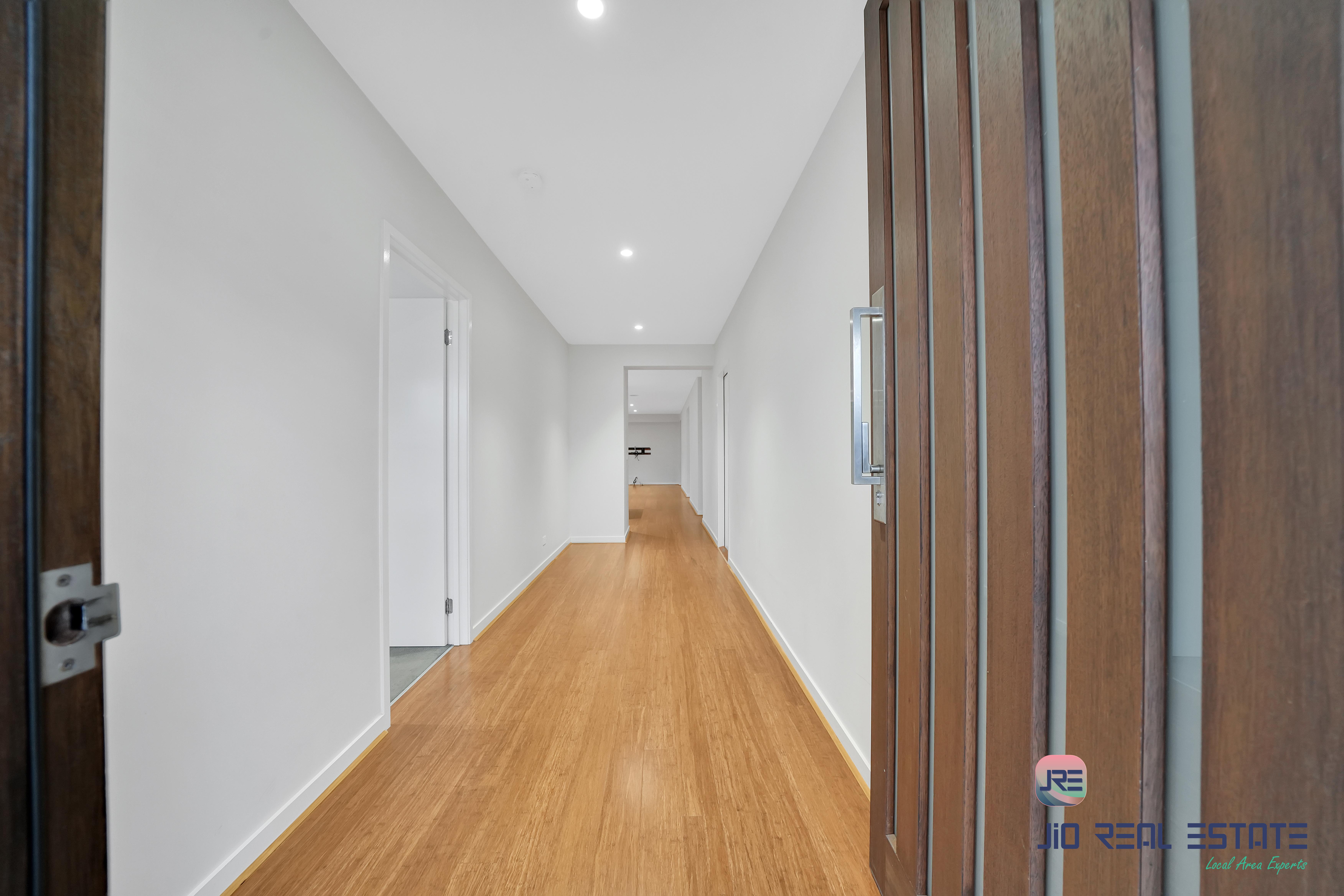 9 Bow Place, Thornhill Park VIC