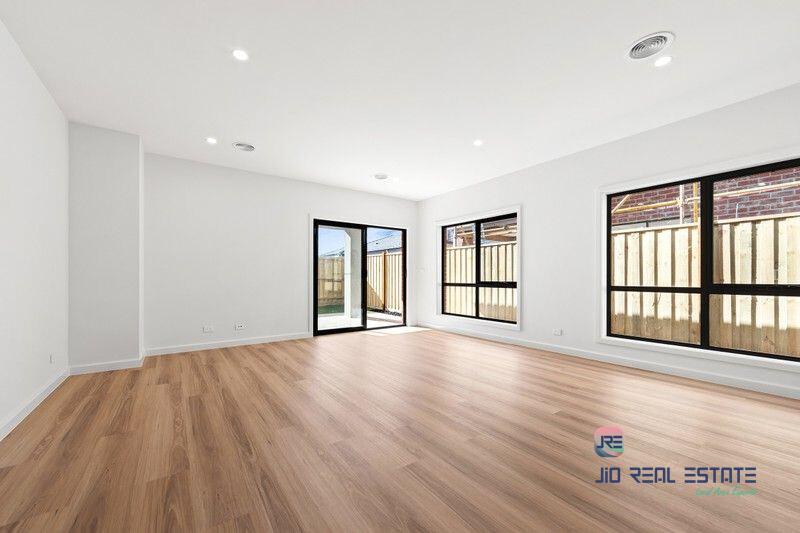 7 Zelkova Circuit, Fraser Rise VIC