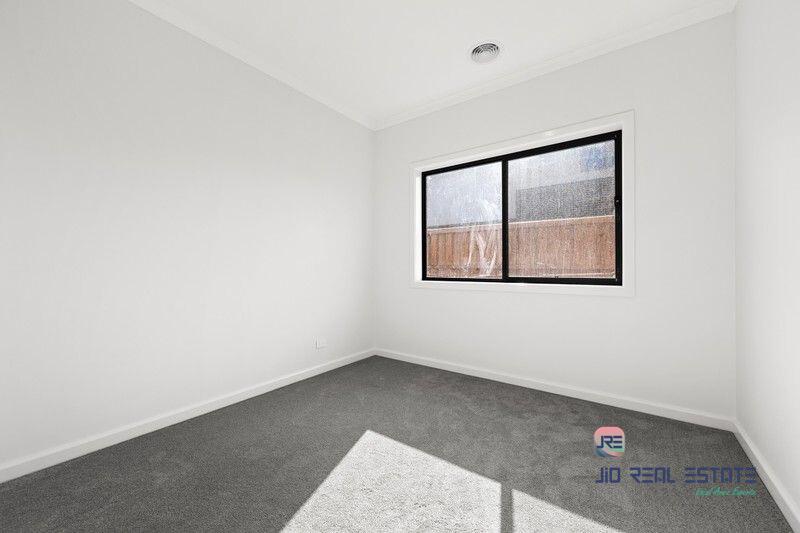 7 Zelkova Circuit, Fraser Rise VIC