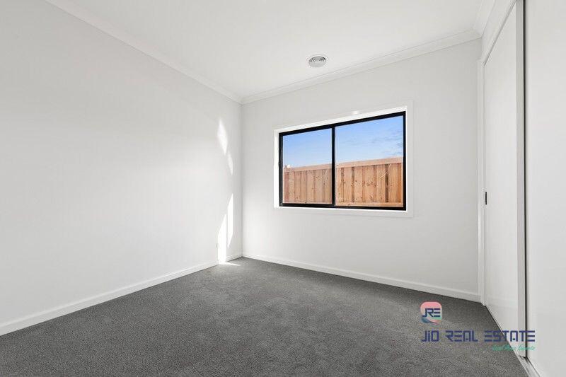 7 Zelkova Circuit, Fraser Rise VIC