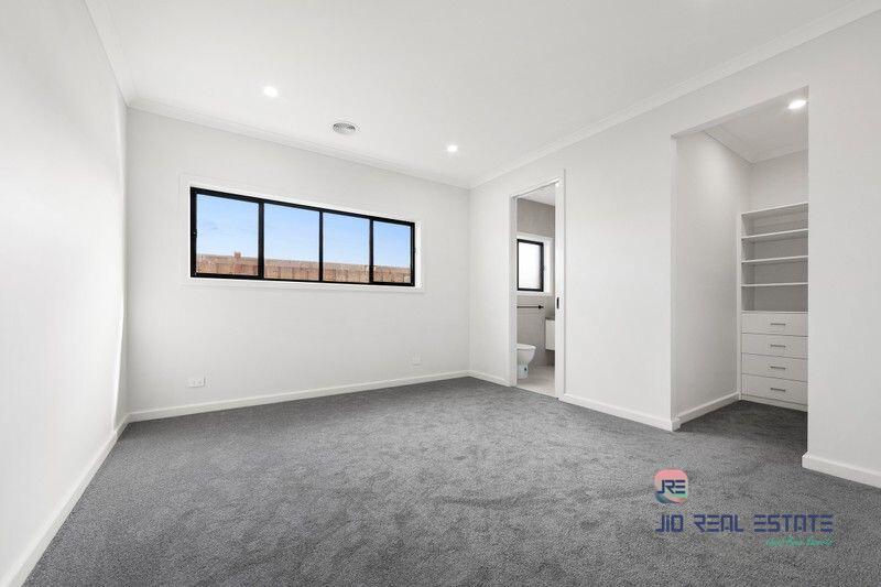 7 Zelkova Circuit, Fraser Rise VIC