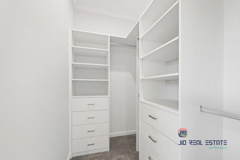 7 Zelkova Circuit, Fraser Rise VIC