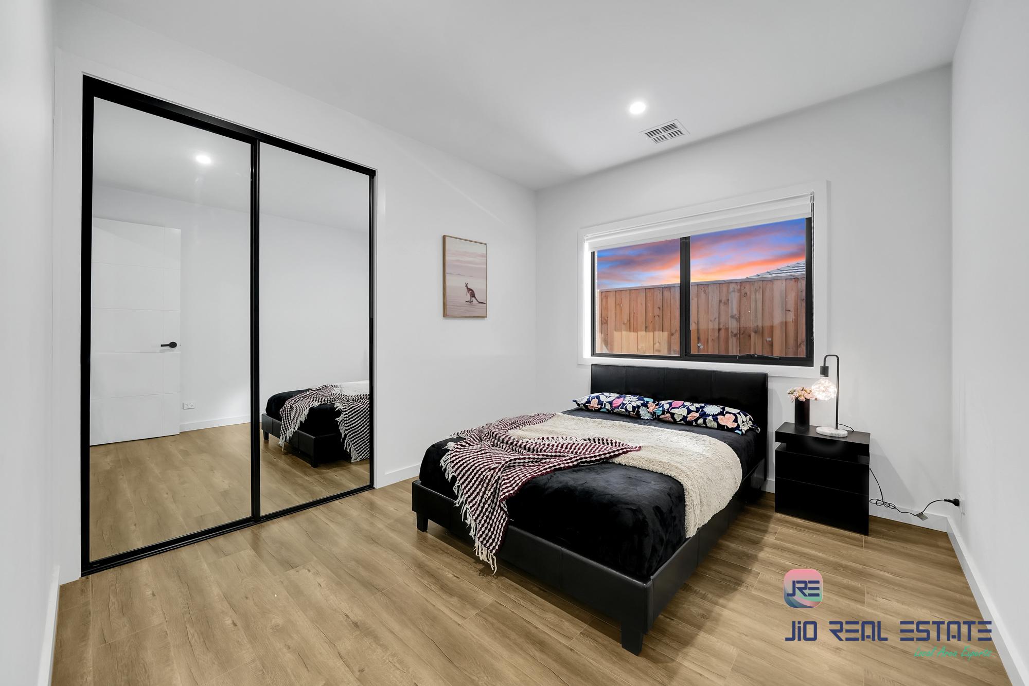 7 Loch Street, Thornhill Park VIC