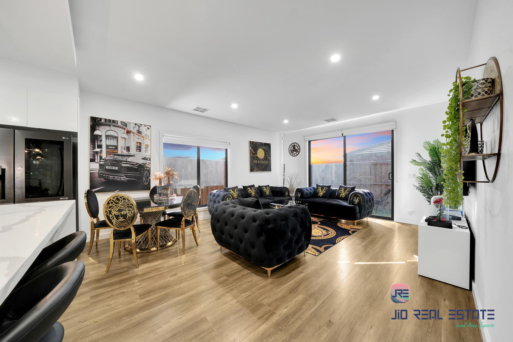 7 Loch Street, Thornhill Park VIC