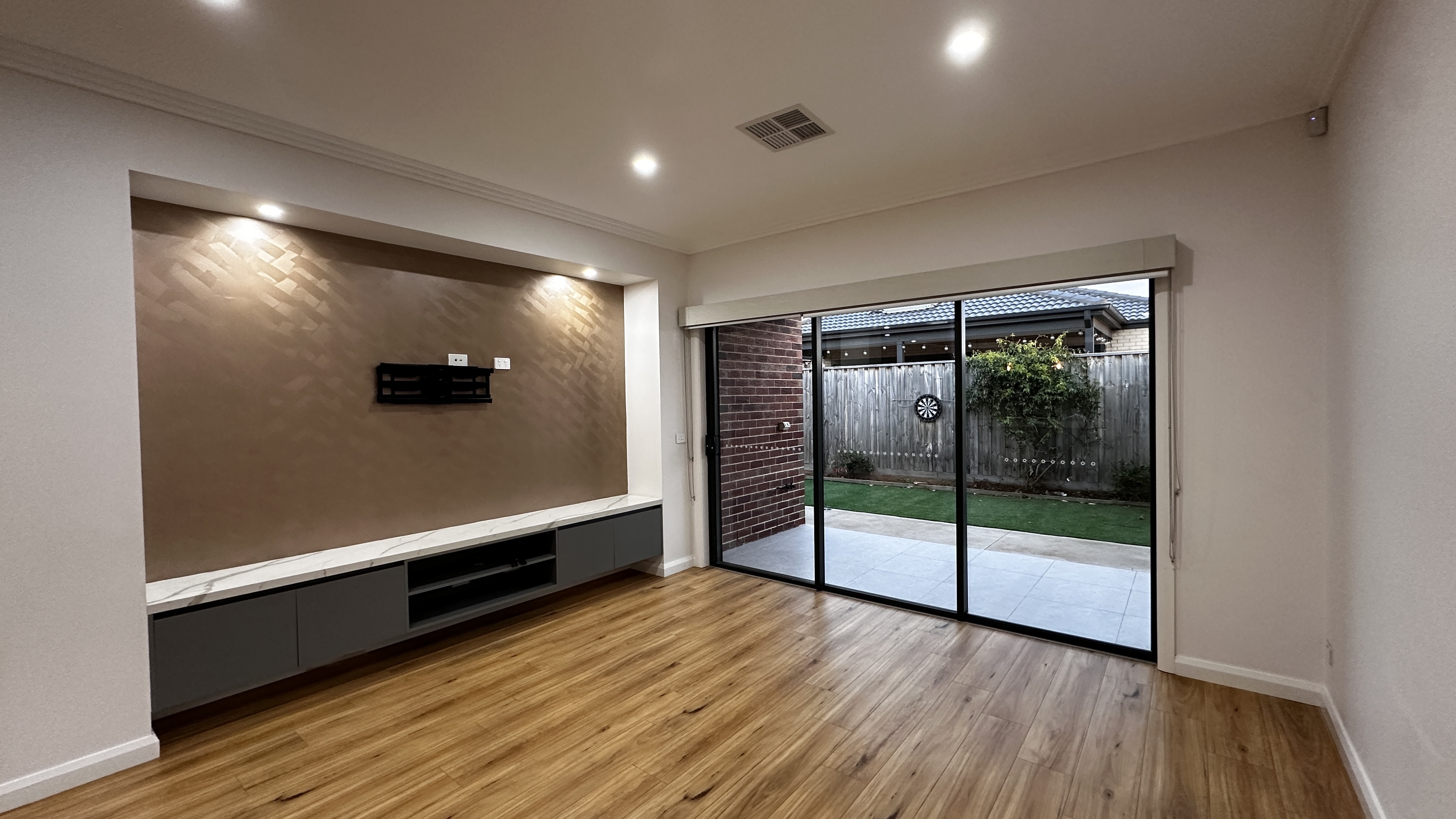60 Sadie Avenue, Thornhill Park VIC