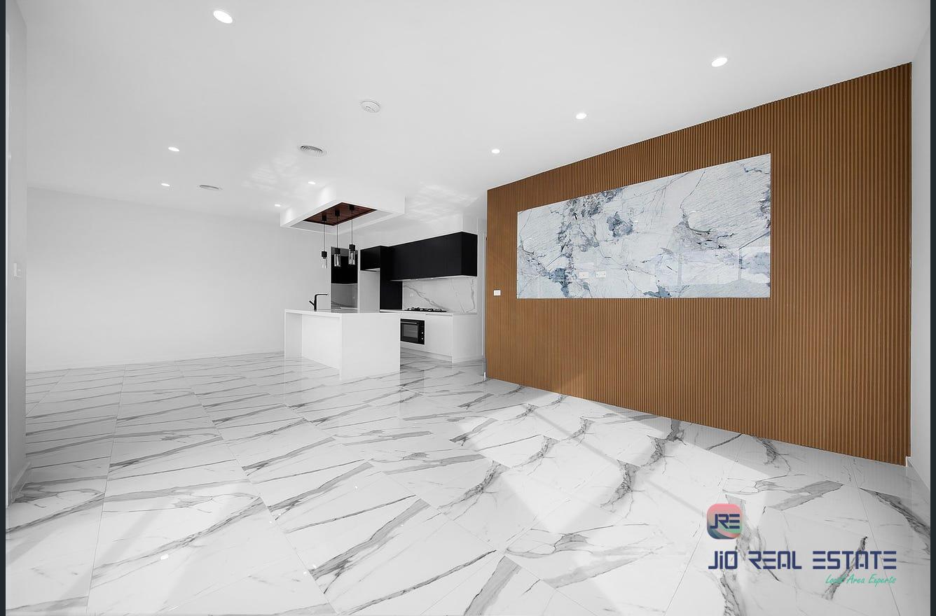 8 Ranelagh Avenue, Strathtulloh VIC