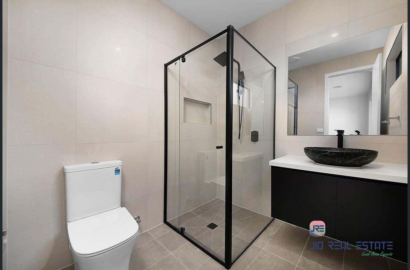 8 Ranelagh Avenue, Strathtulloh VIC