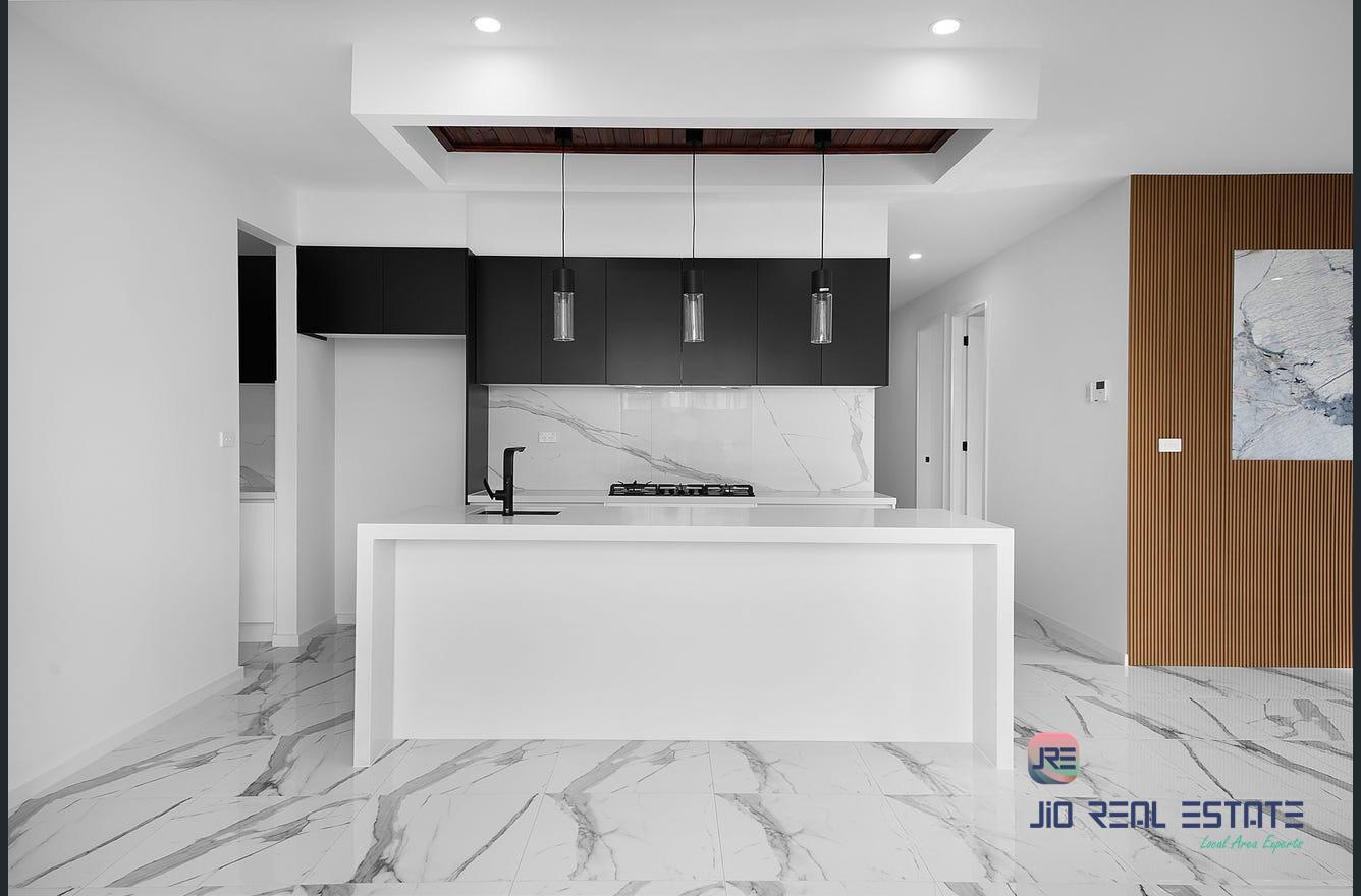 8 Ranelagh Avenue, Strathtulloh VIC