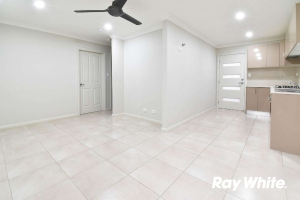 TWO BEDROOM GRANNY FLAT- BUS STOP AT THE DOORSTEP