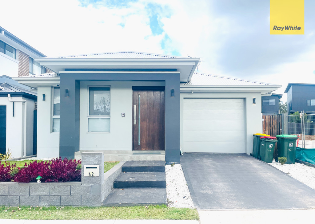 4 Bedrooms Family Home - Quiet Neighborhood