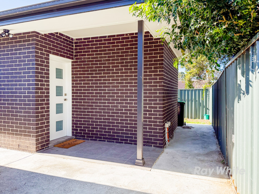 NEAR NEW TWO BEDROOM GRANNY FLAT FOR LEASE
