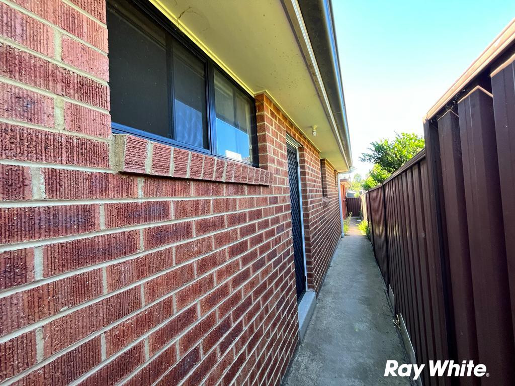 TWO BEDROOM GRANNY FLAT - CONVENIENT LOCATION