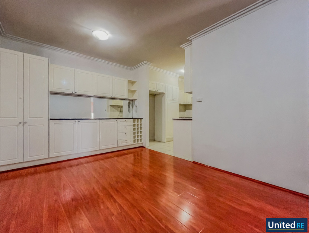 NICE TWO BEDROOM UNIT IN BLACKTOWN AT CONVENIENT LOCATION