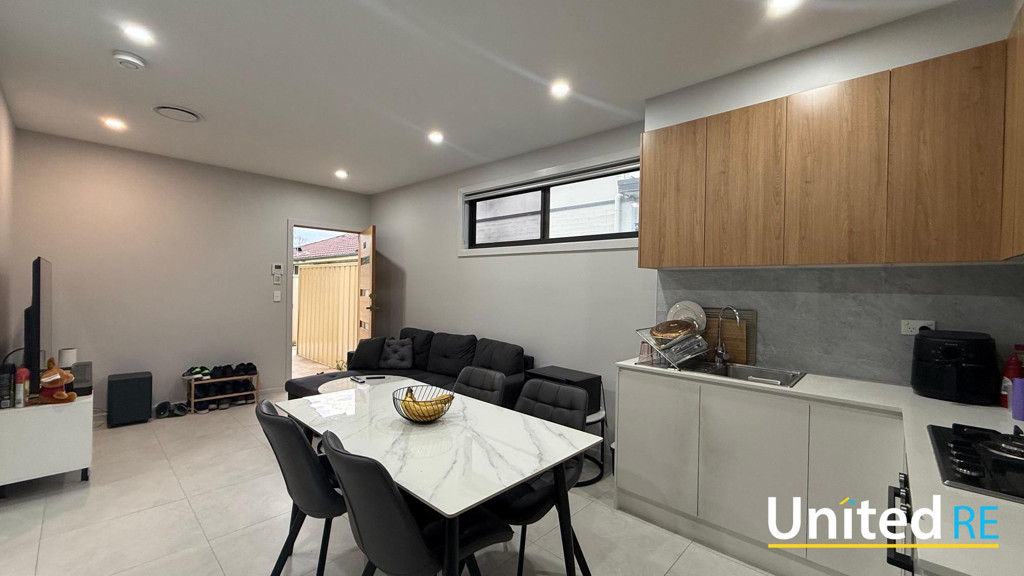 Three Bedroom House in Glendenning - Water Usage Included