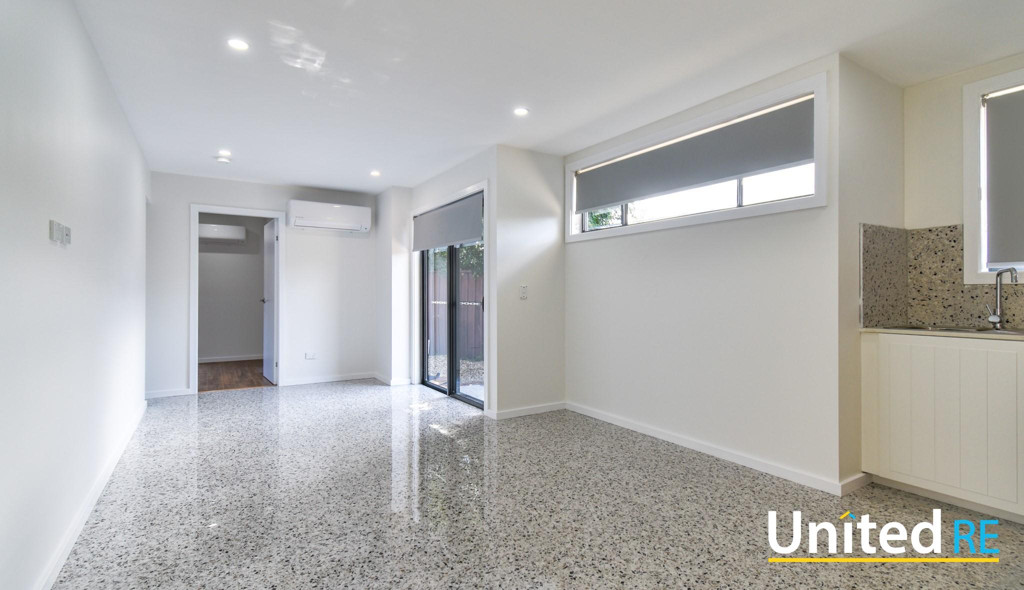 Two Bedroom Granny Flat - Walk to Station