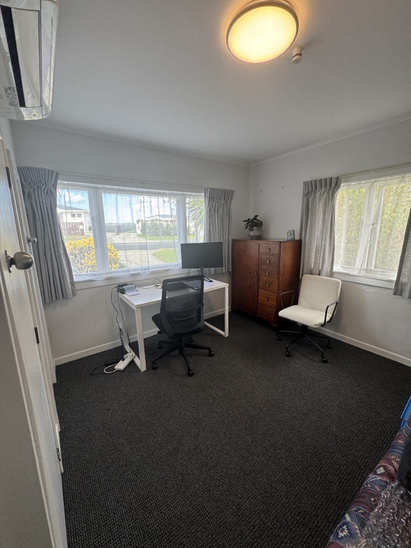 1/245 Sturges Rd , Henderson