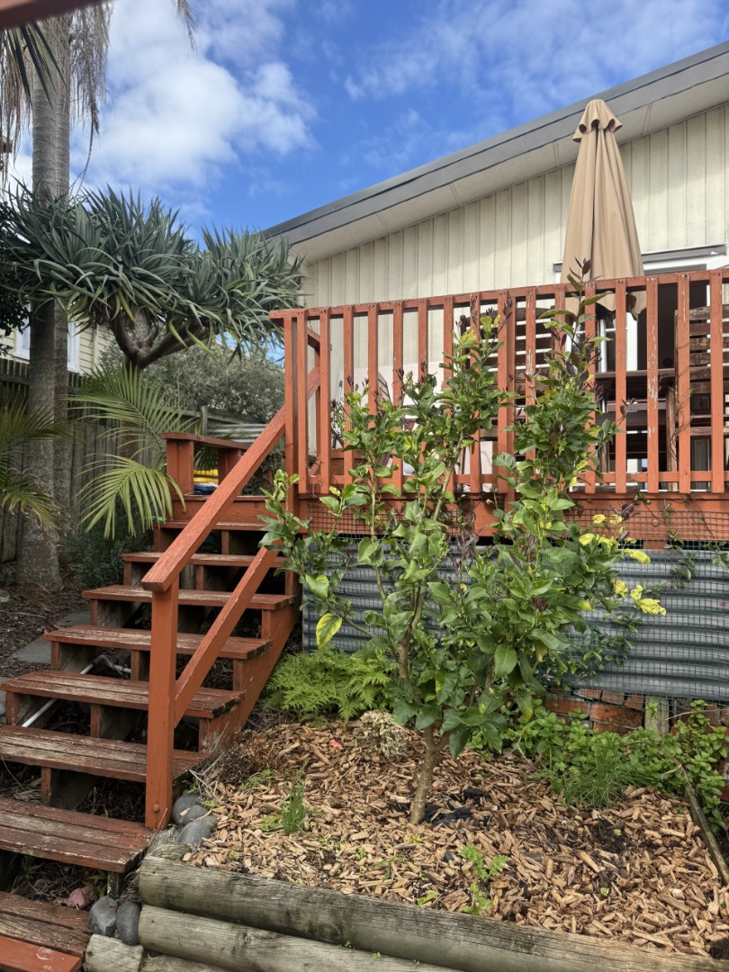 1/245 Sturges Rd , Henderson