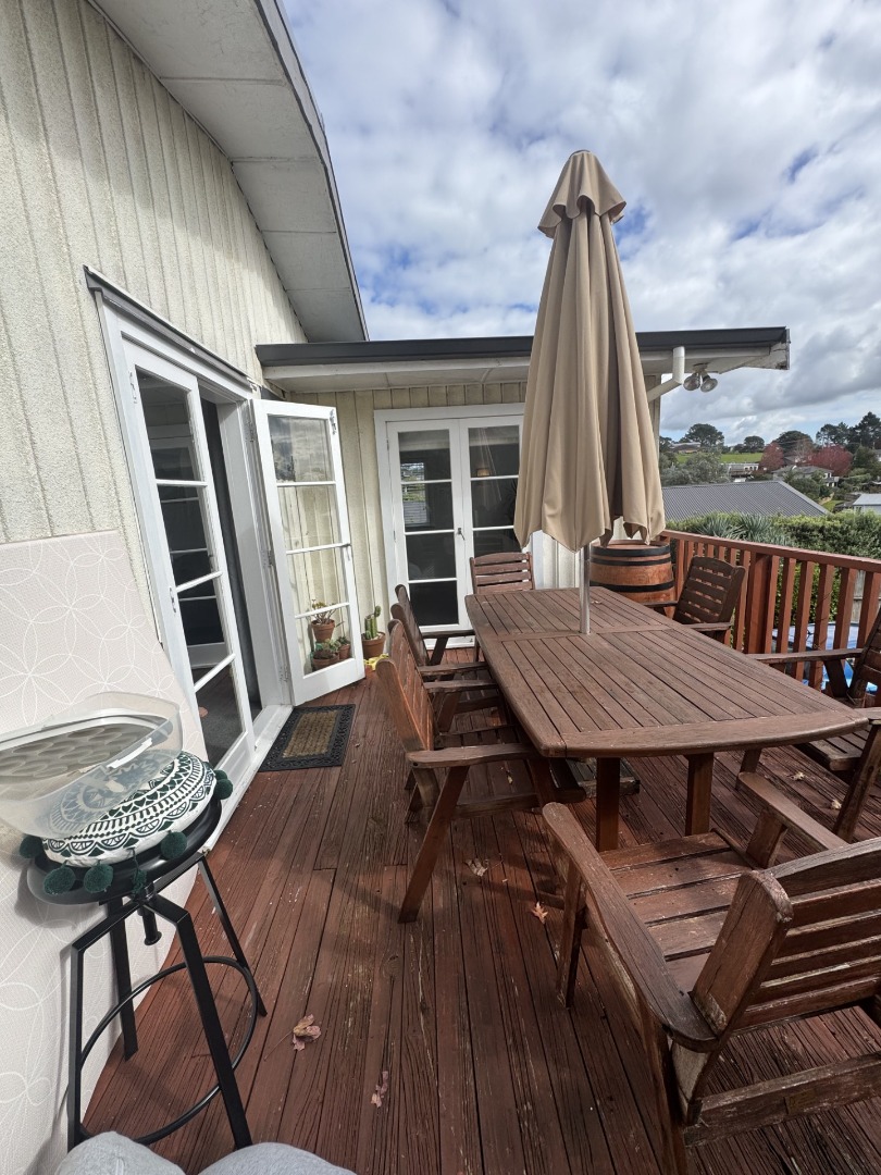 1/245 Sturges Rd , Henderson