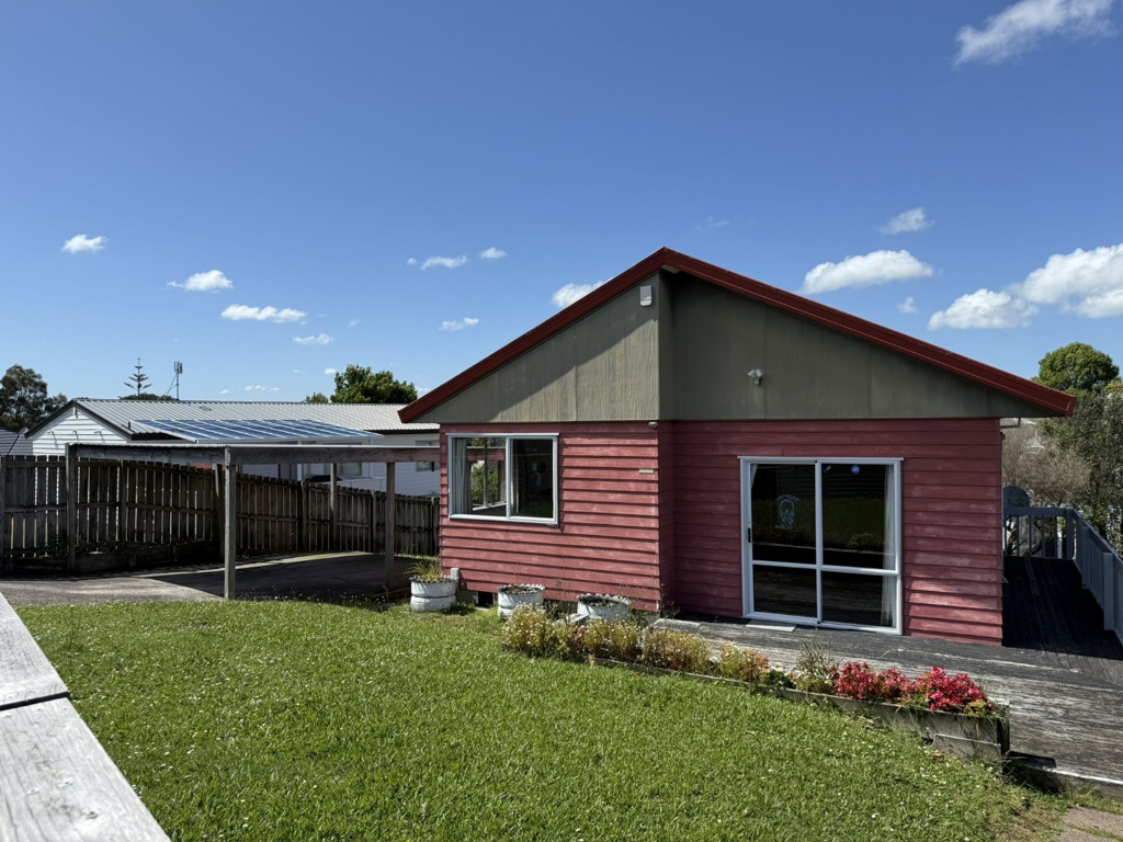 33 Addison Drive, Glendene